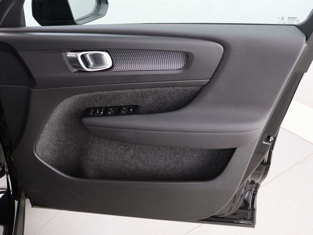 2022 VOLVO XC40 2022 VOLVO XC40