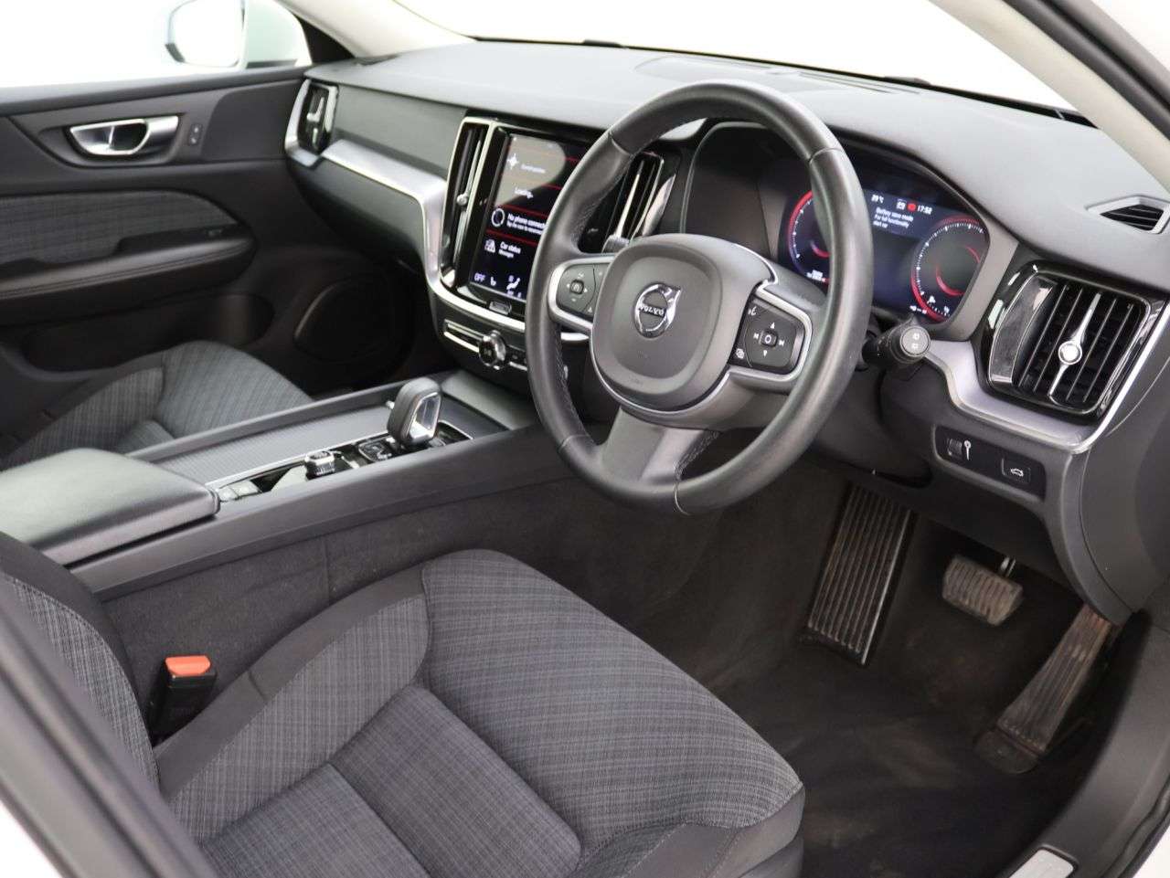 2022 VOLVO V60 2022 VOLVO V60