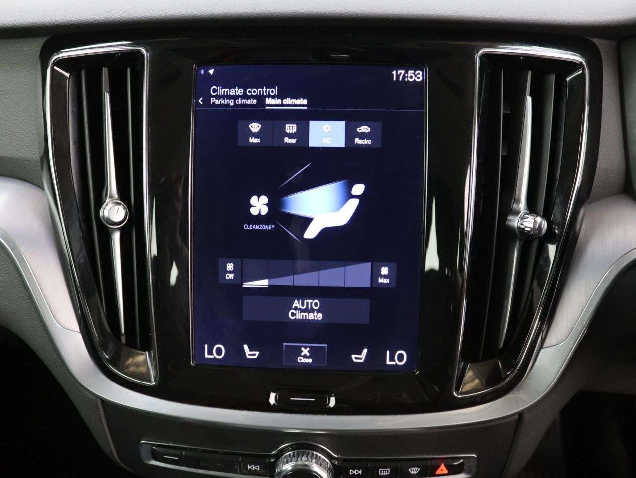 2022 VOLVO V60 2022 VOLVO V60