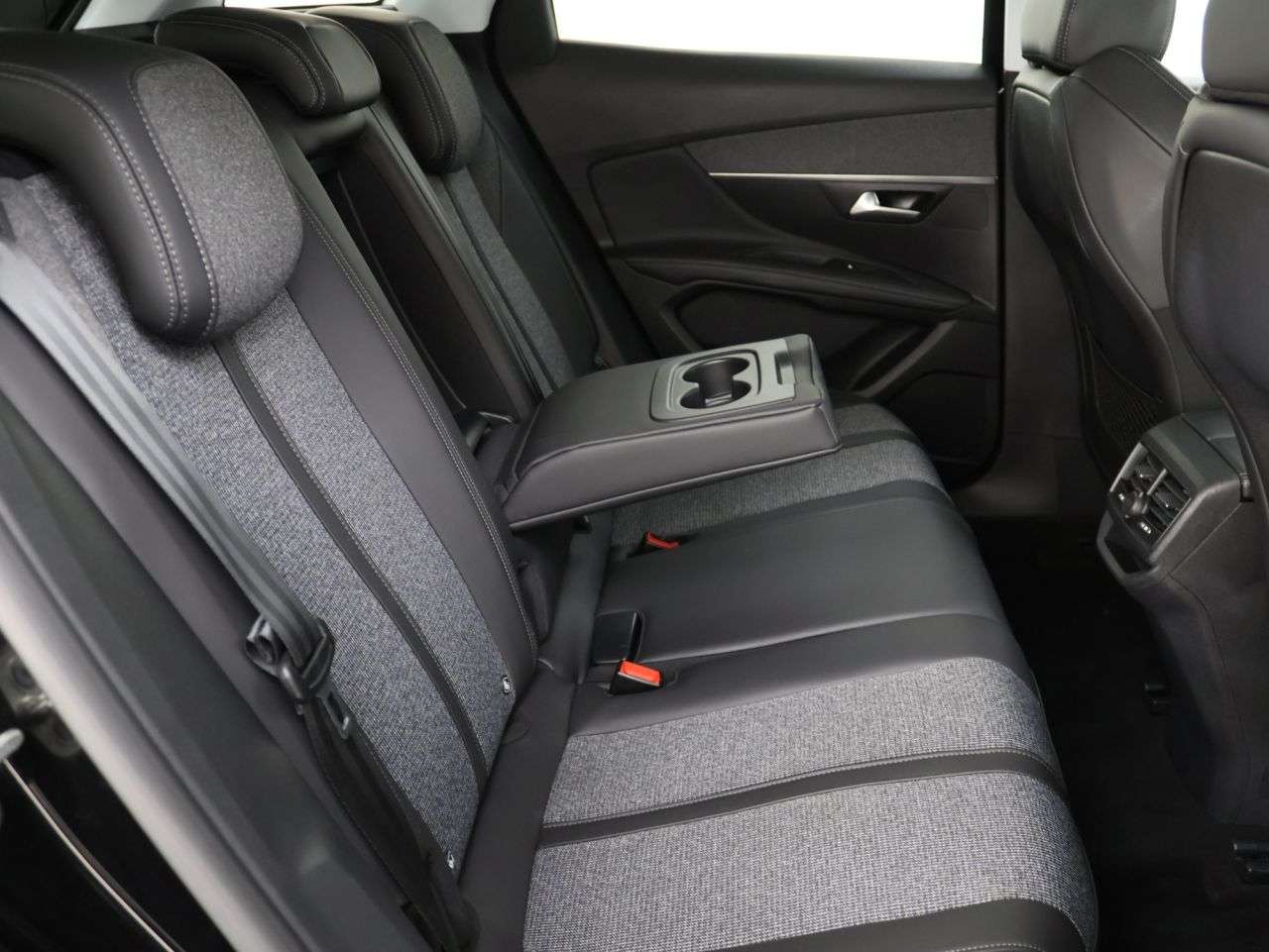 2018 PEUGEOT 3008 2018 PEUGEOT 3008