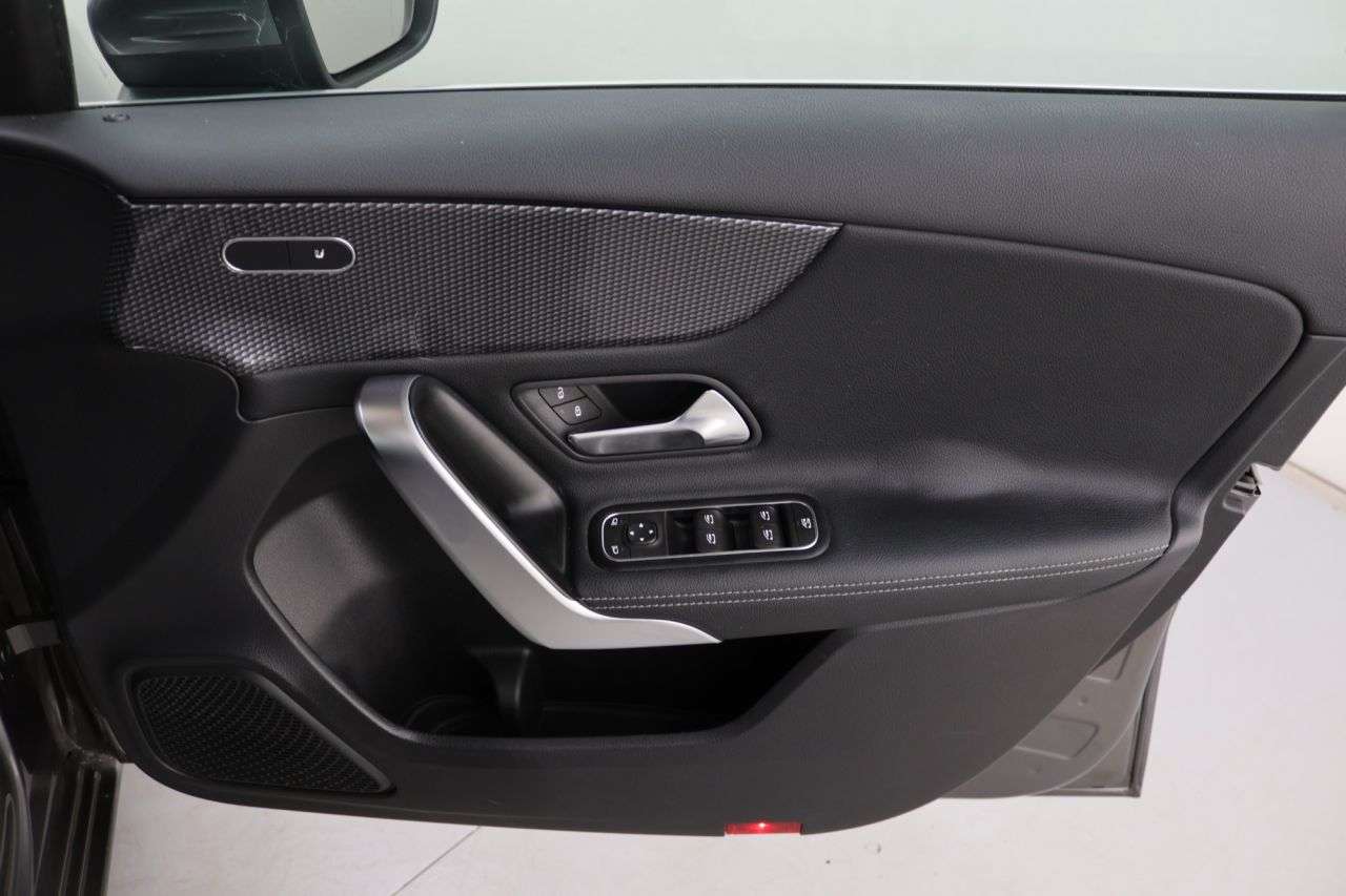 2021 MERCEDES-BENZ A CLASS 2021 MERCEDES-BENZ A CLASS