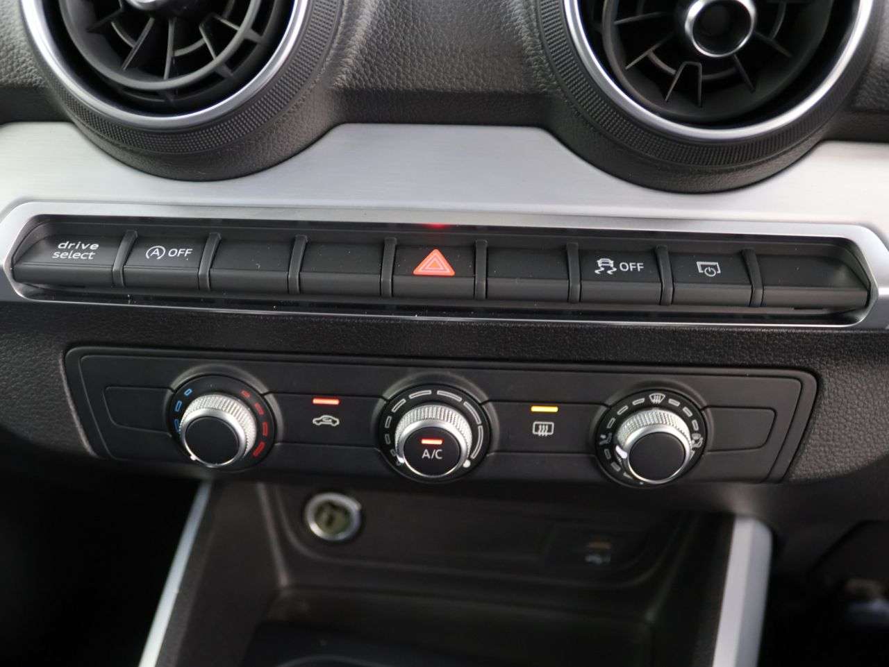 2020 AUDI Q2 2020 AUDI Q2