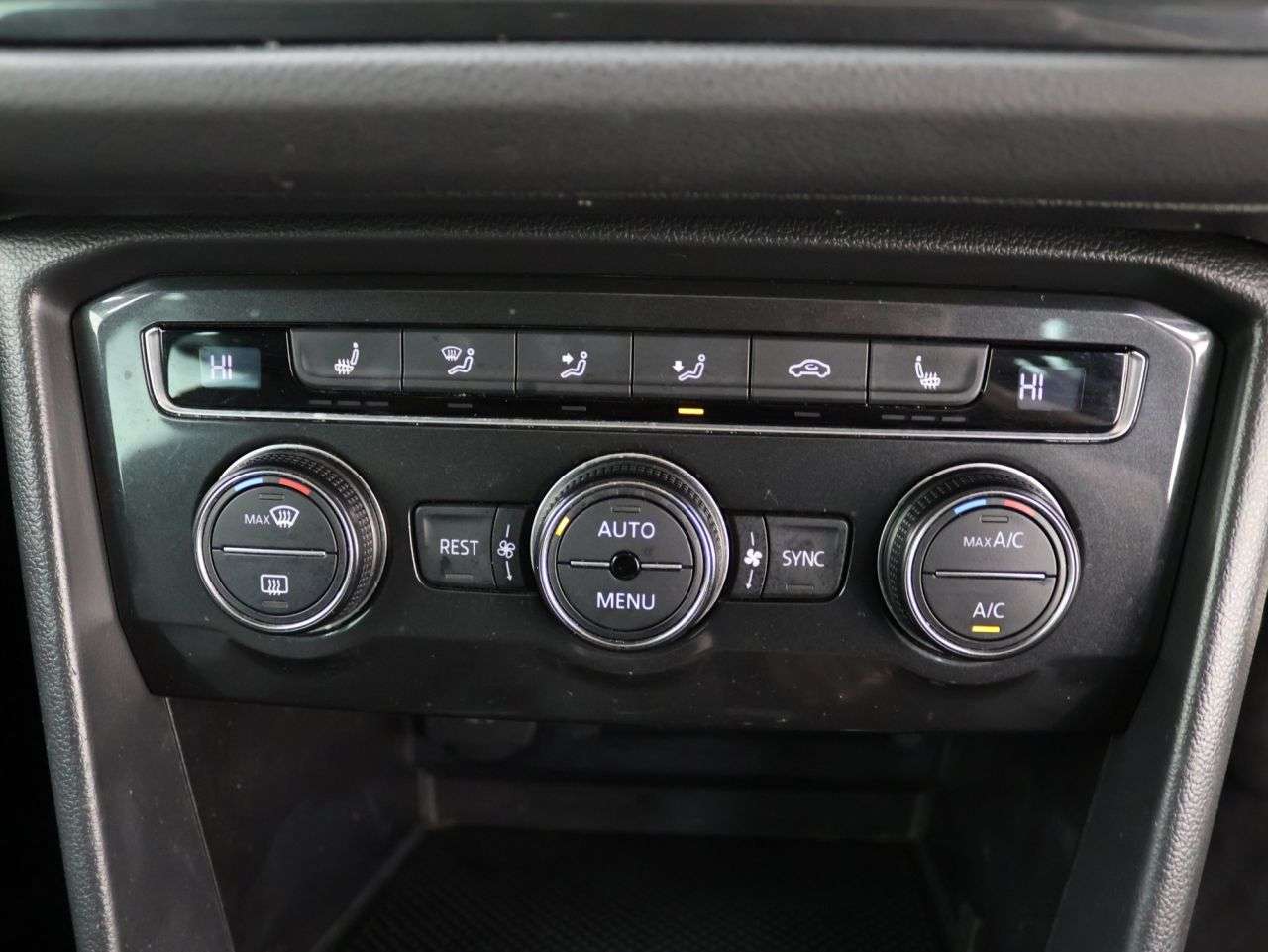 2017 VOLKSWAGEN TIGUAN 2017 VOLKSWAGEN TIGUAN