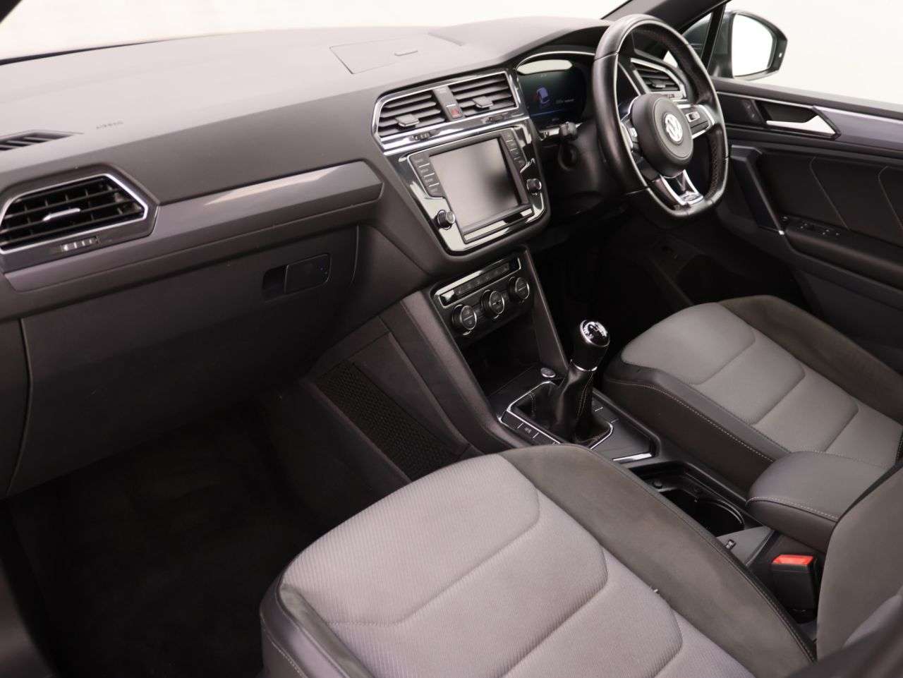 2017 VOLKSWAGEN TIGUAN 2017 VOLKSWAGEN TIGUAN