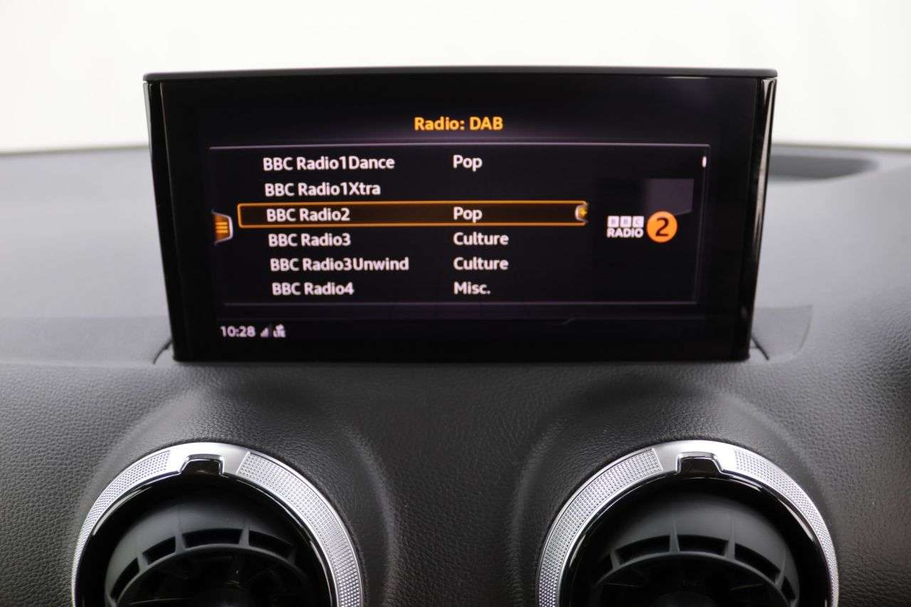 2021 AUDI Q2 2021 AUDI Q2