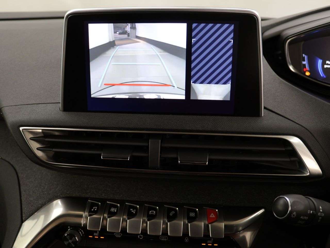 2020 PEUGEOT 5008 2020 PEUGEOT 5008