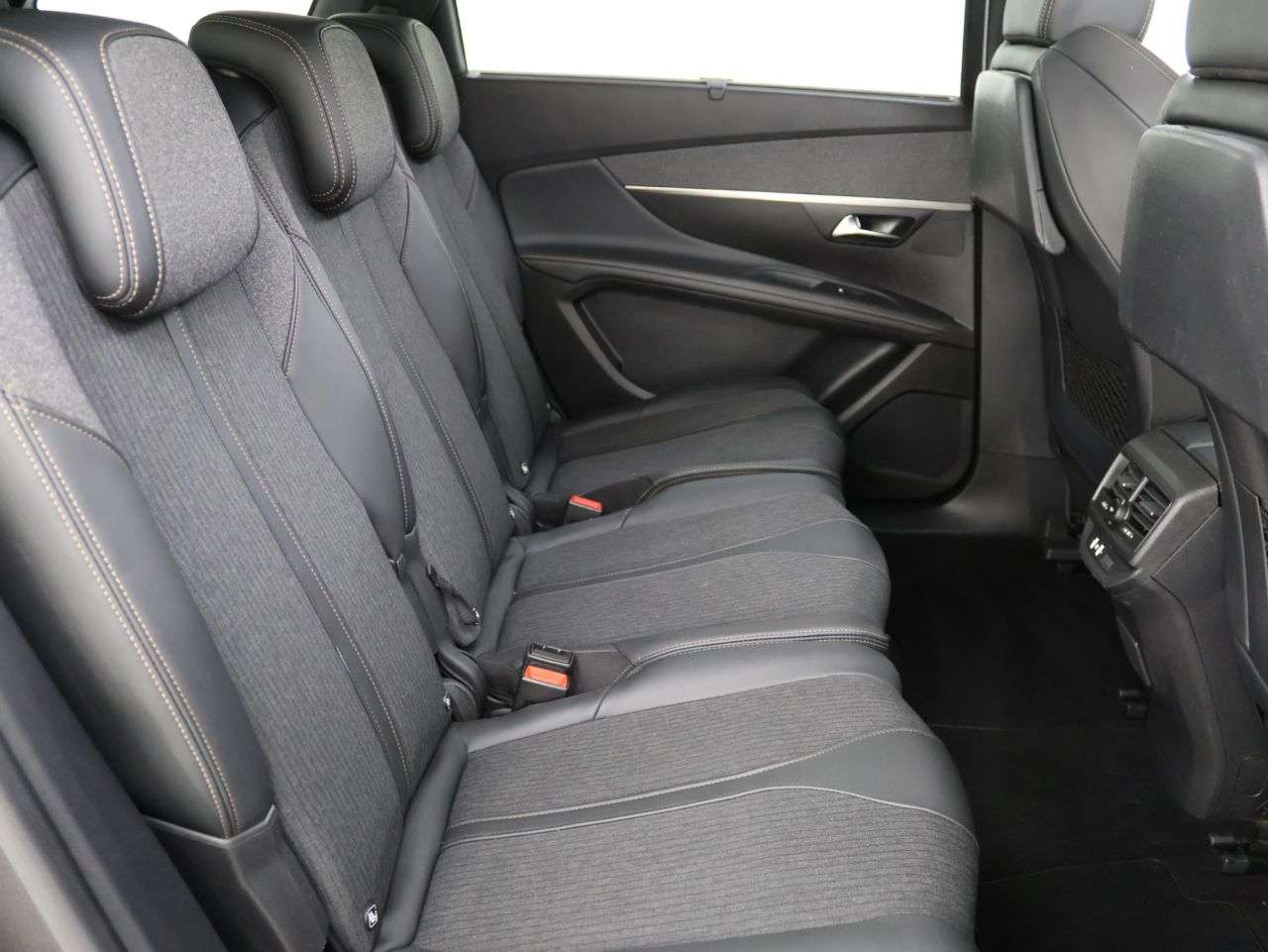 2020 PEUGEOT 5008 2020 PEUGEOT 5008