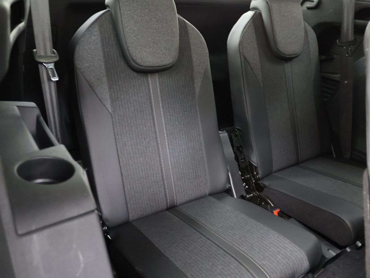 2020 PEUGEOT 5008 2020 PEUGEOT 5008