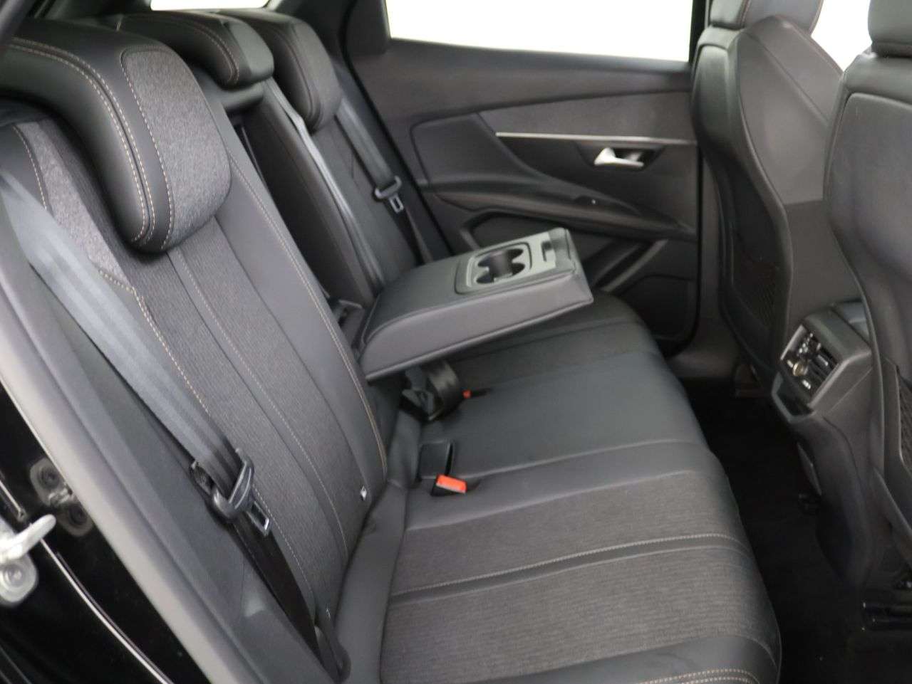 2020 PEUGEOT 3008 2020 PEUGEOT 3008