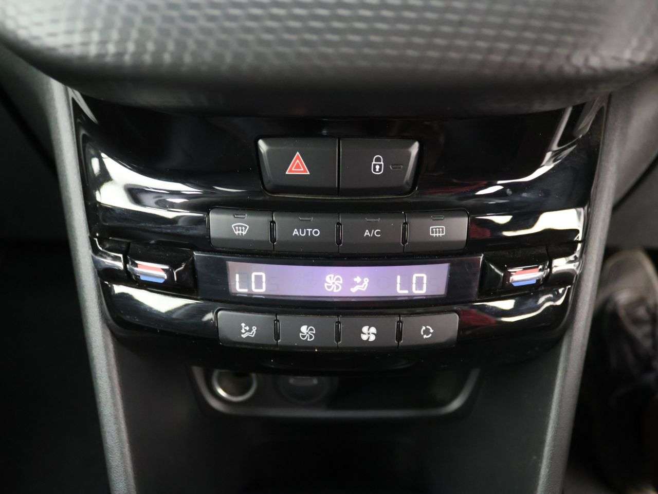 2019 PEUGEOT 2008 2019 PEUGEOT 2008