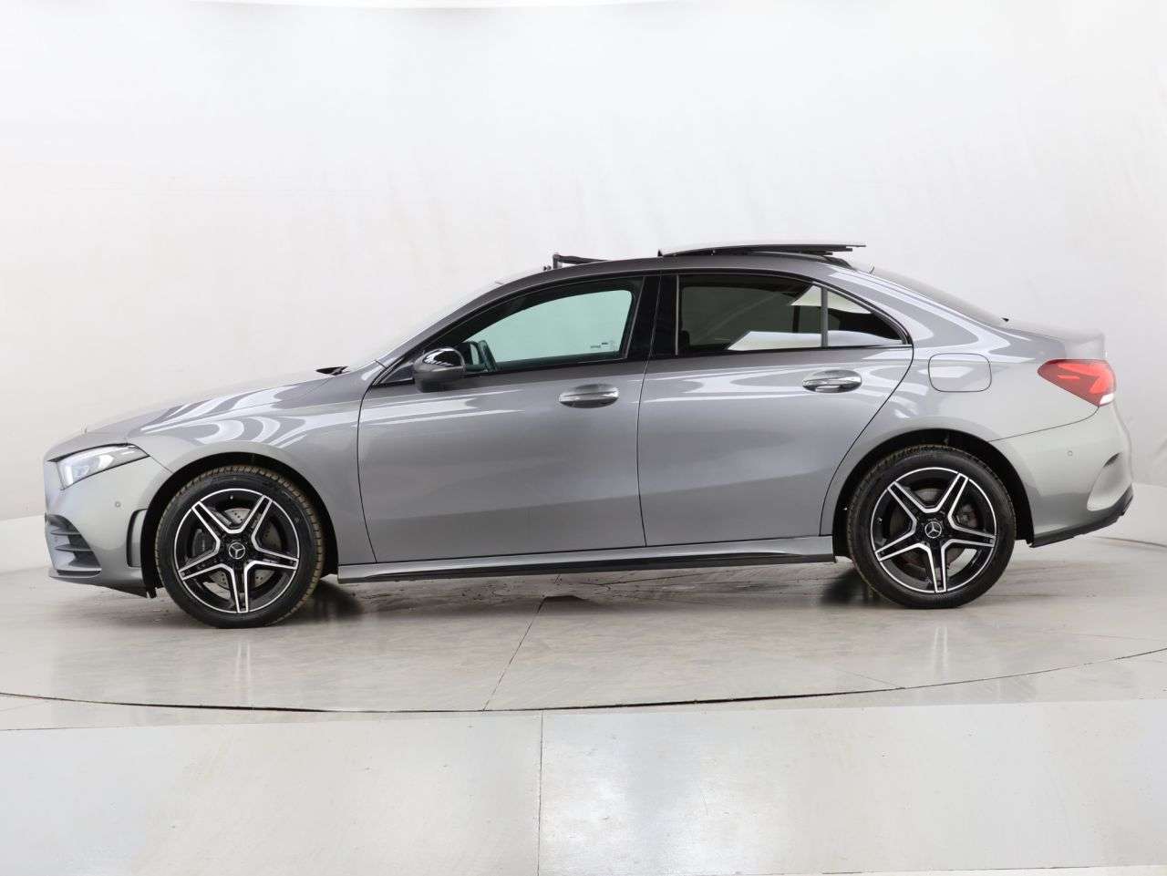 2021 MERCEDES-BENZ A CLASS 2021 MERCEDES-BENZ A CLASS