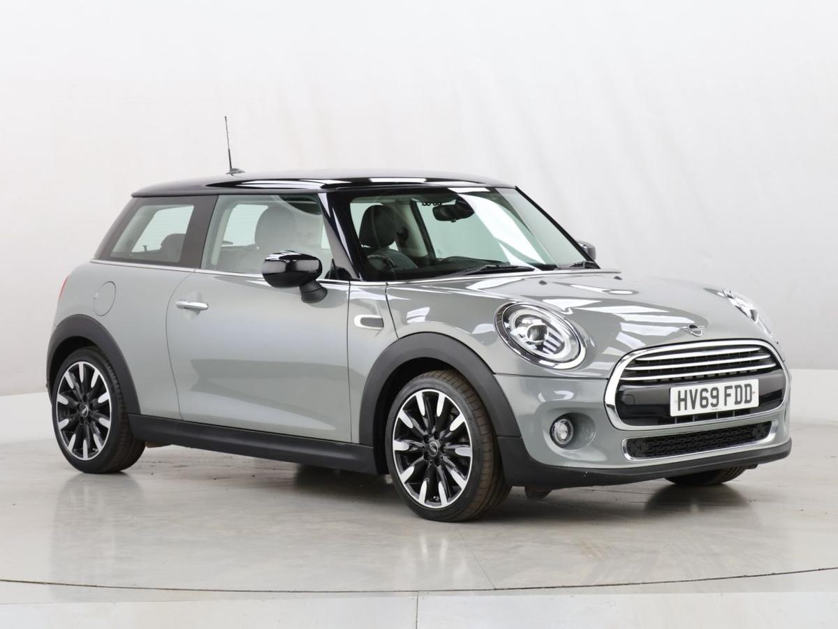 Check out this Mini Hatch 2019 Petrol Manual