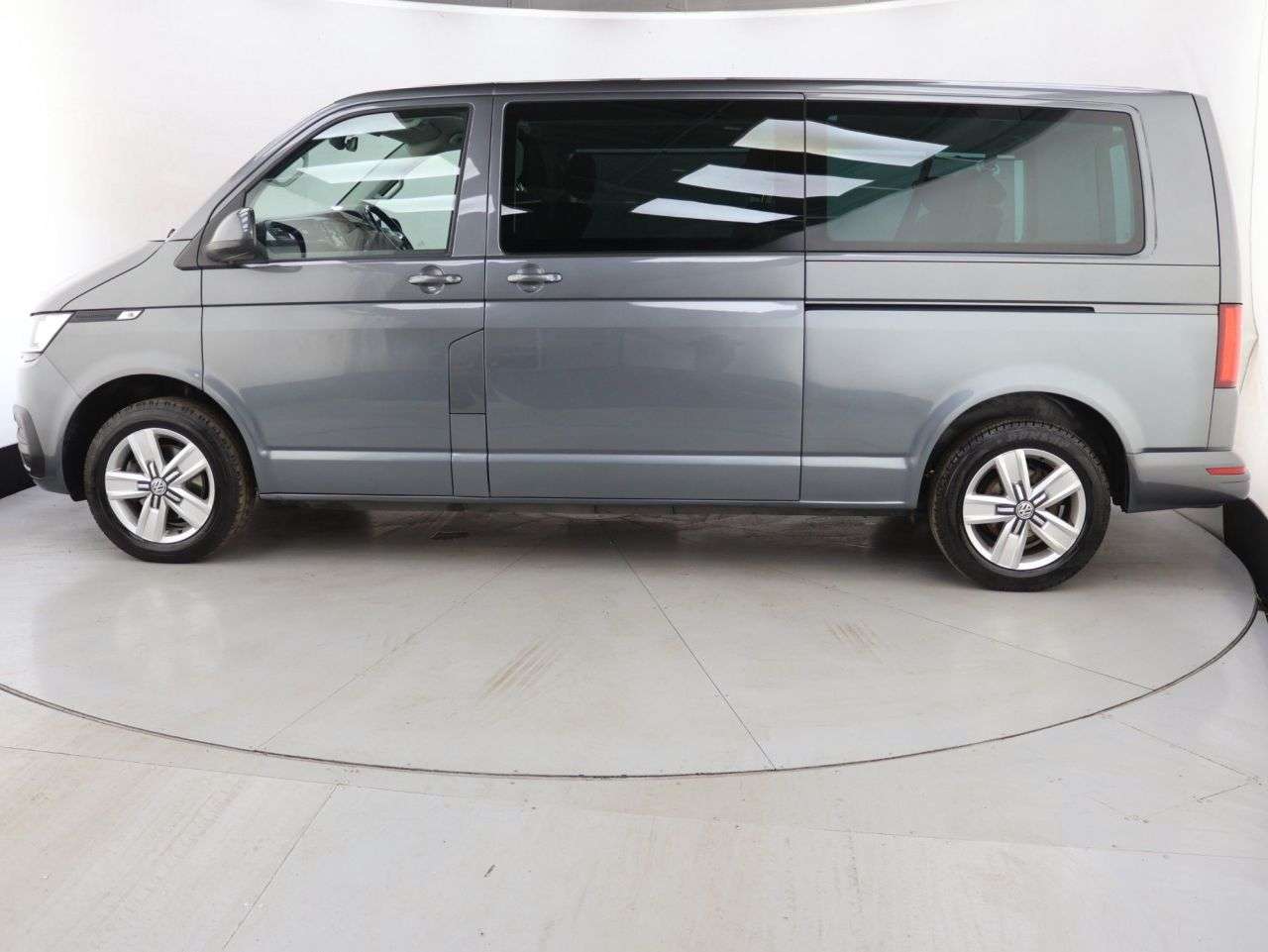 2020 VOLKSWAGEN TRANSPORTER SHUTTLE 2020 VOLKSWAGEN TRANSPORTER SHUTTLE