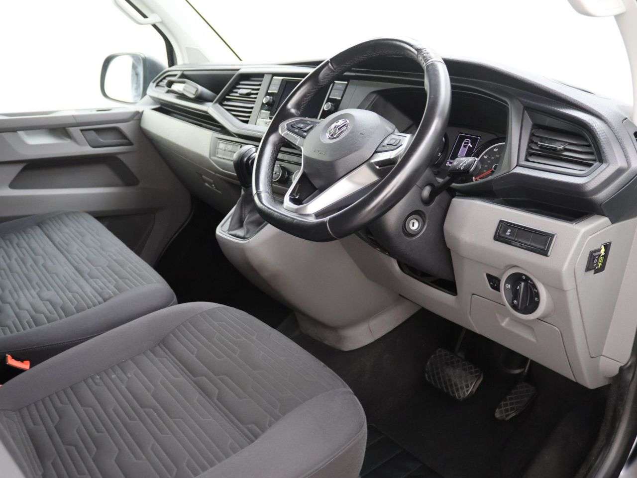 2020 VOLKSWAGEN TRANSPORTER SHUTTLE 2020 VOLKSWAGEN TRANSPORTER SHUTTLE