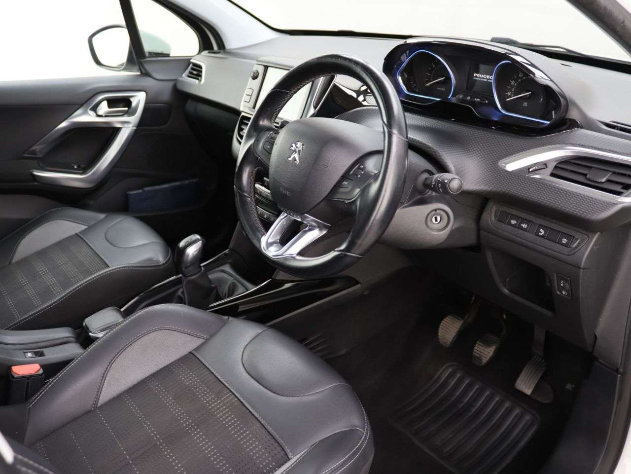 2018 PEUGEOT 2008 2018 PEUGEOT 2008