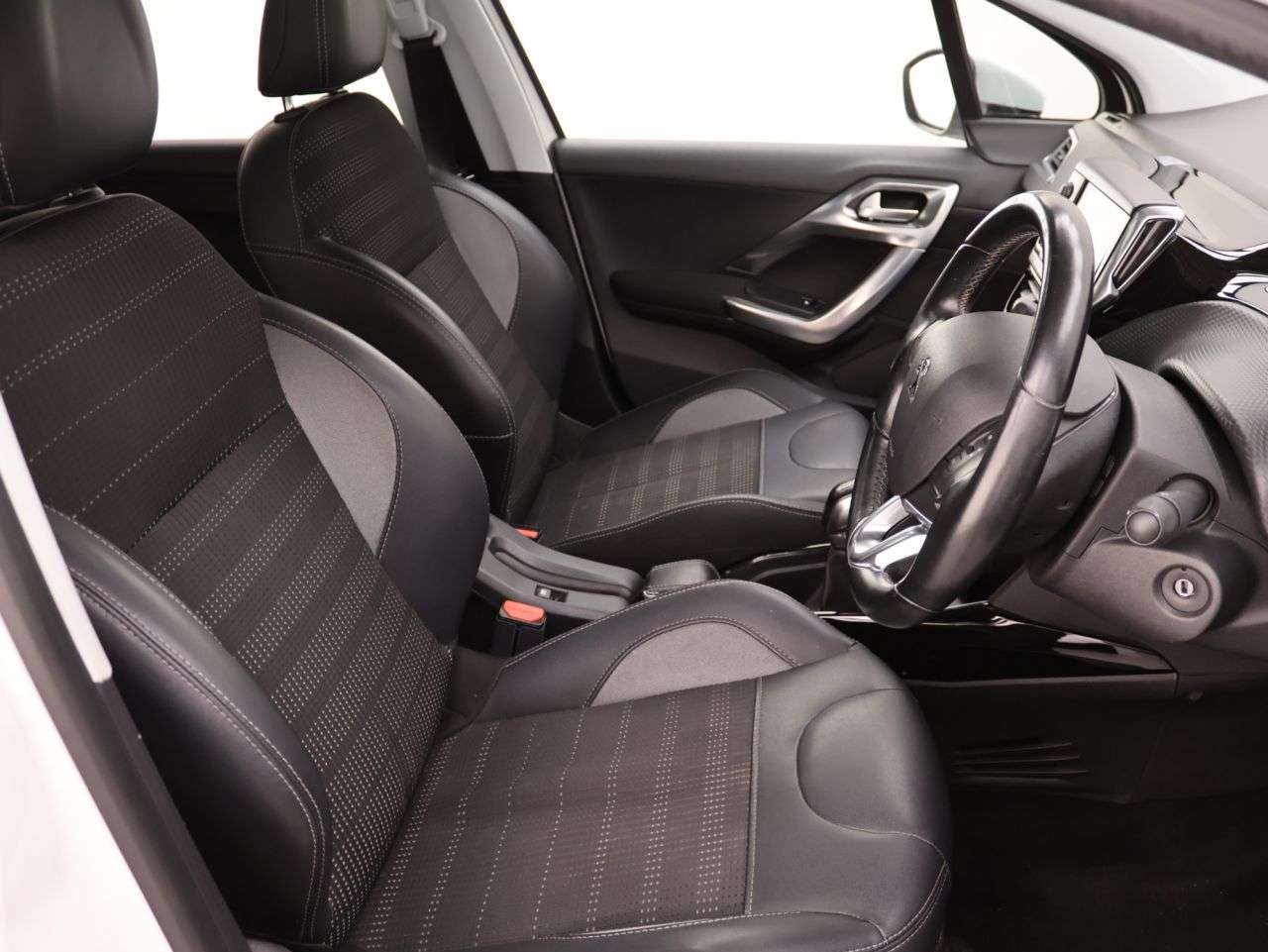 2018 PEUGEOT 2008 2018 PEUGEOT 2008