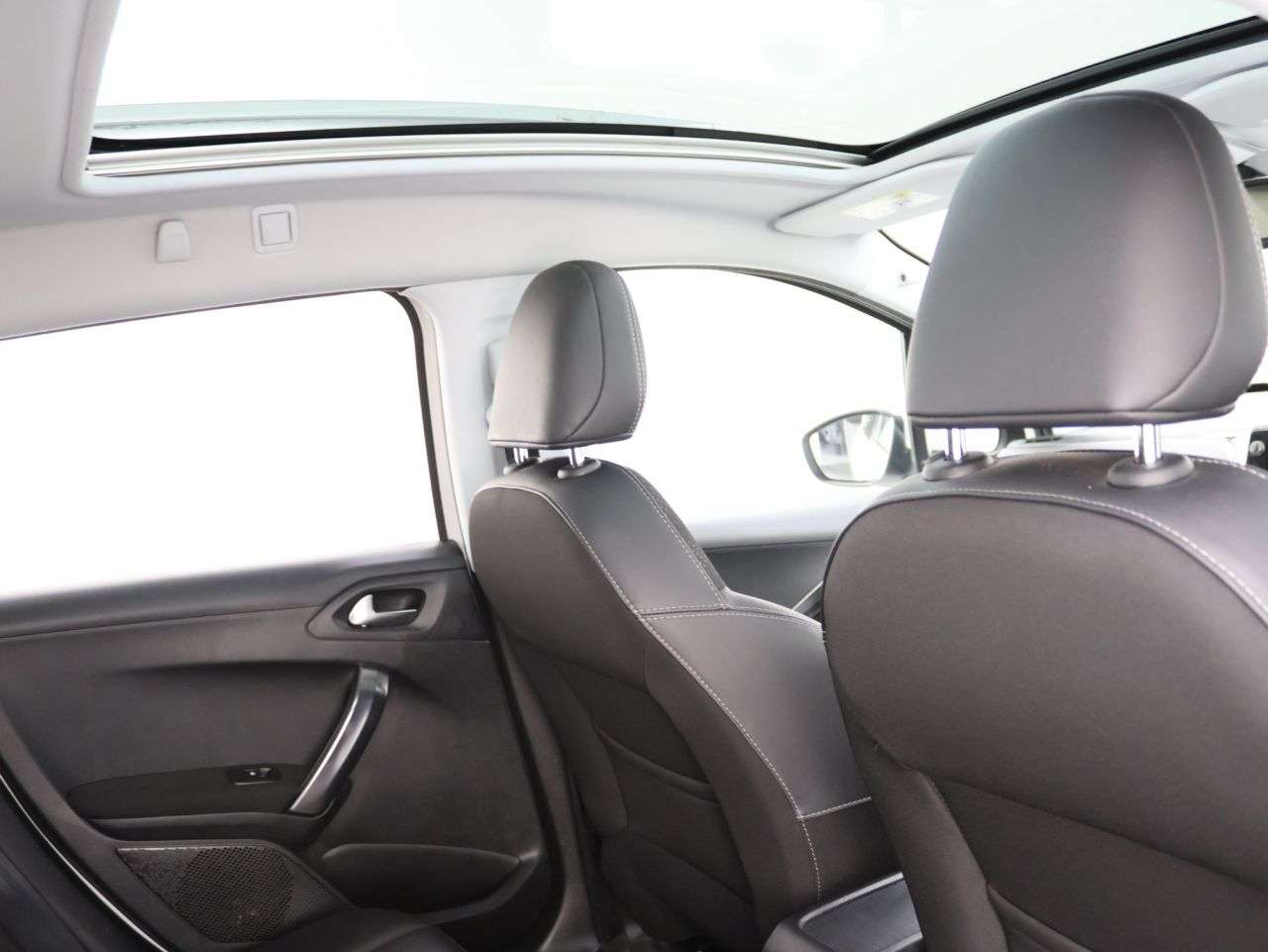 2018 PEUGEOT 2008 2018 PEUGEOT 2008