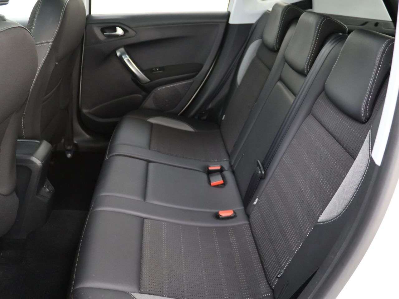 2018 PEUGEOT 2008 2018 PEUGEOT 2008