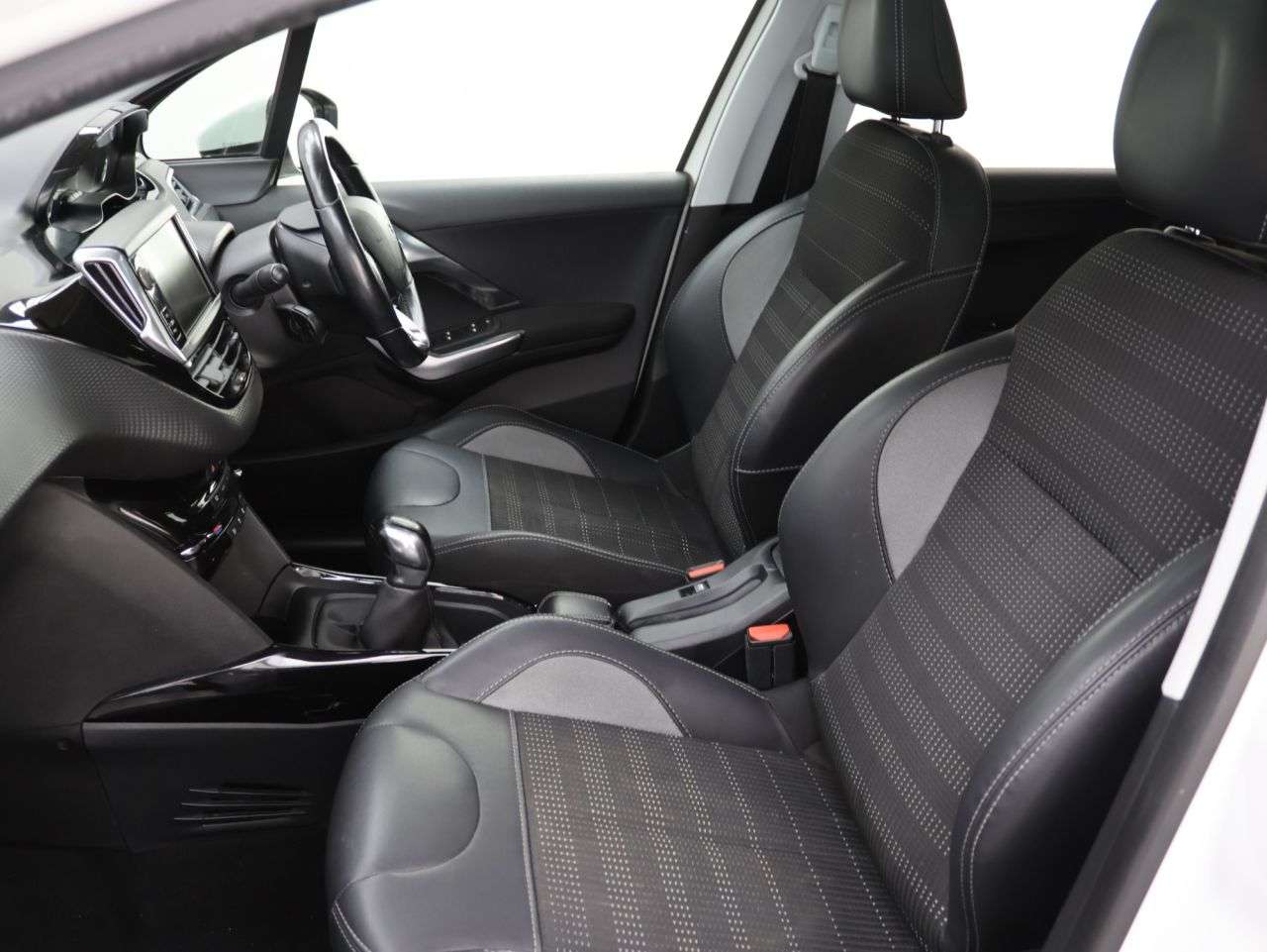 2018 PEUGEOT 2008 2018 PEUGEOT 2008