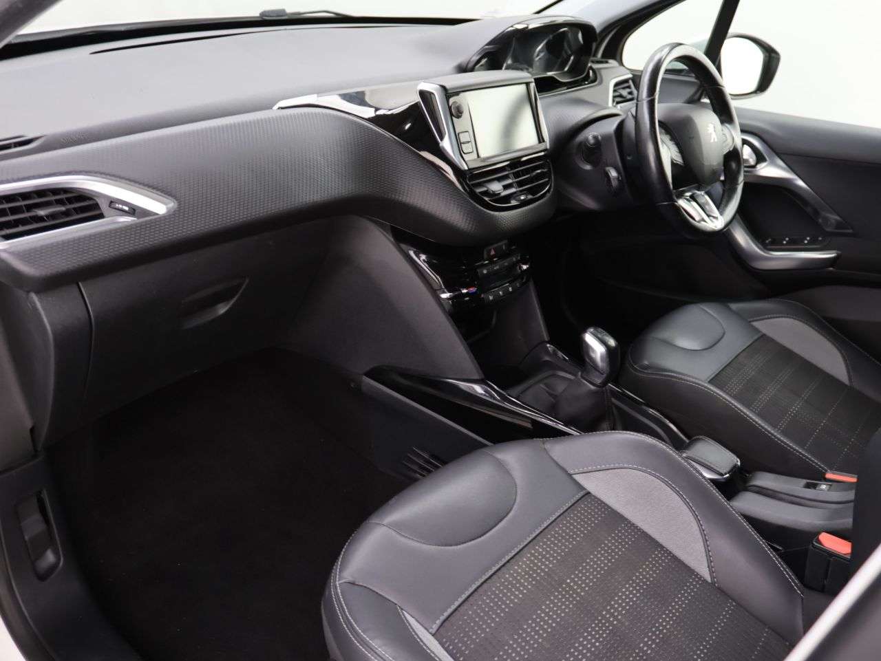 2018 PEUGEOT 2008 2018 PEUGEOT 2008