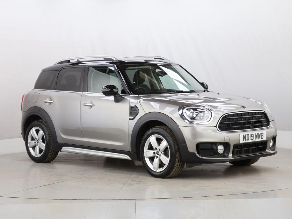 Check out this Mini Countryman 2019 Petrol Manual