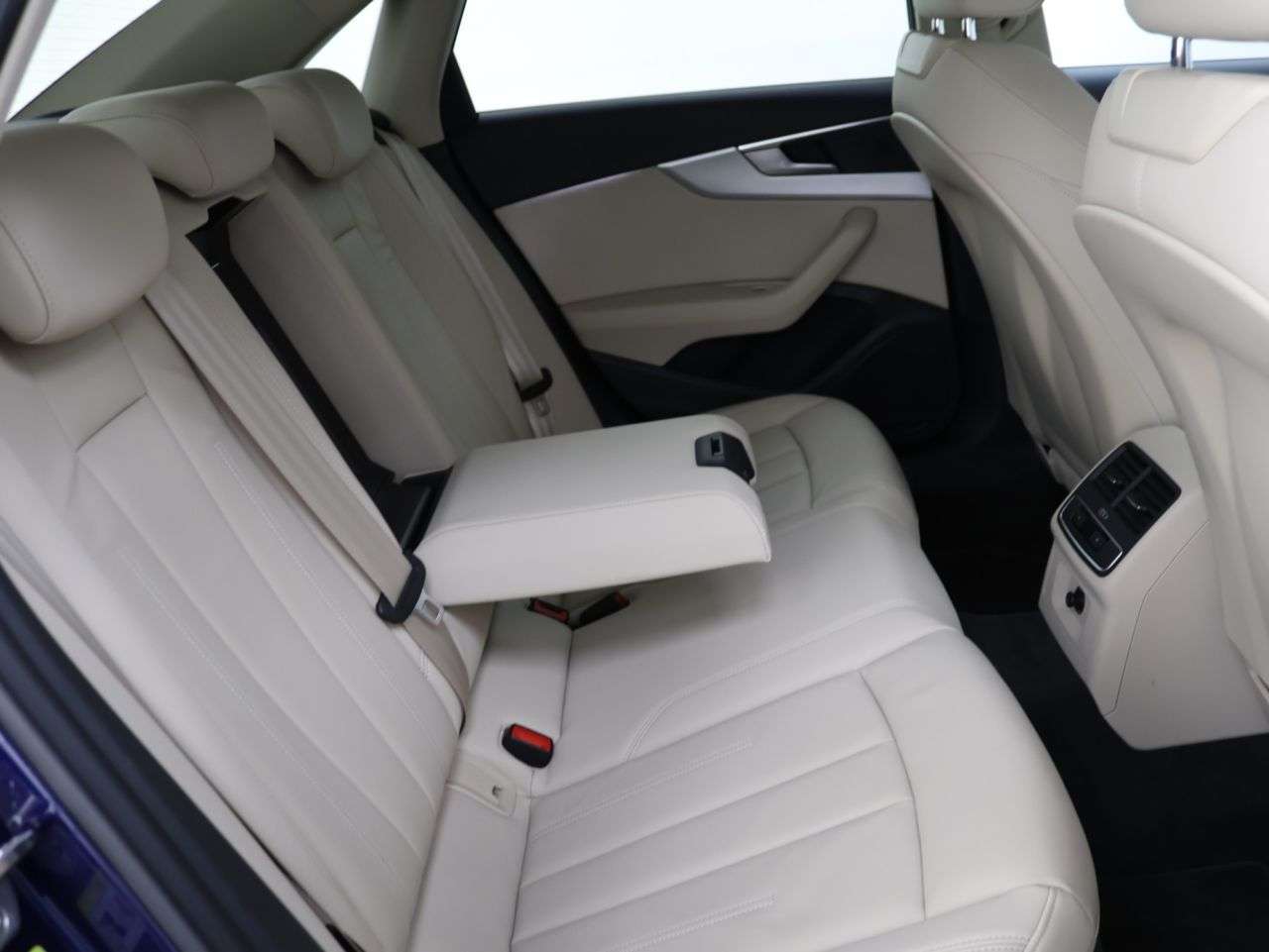 2021 AUDI A4 2021 AUDI A4