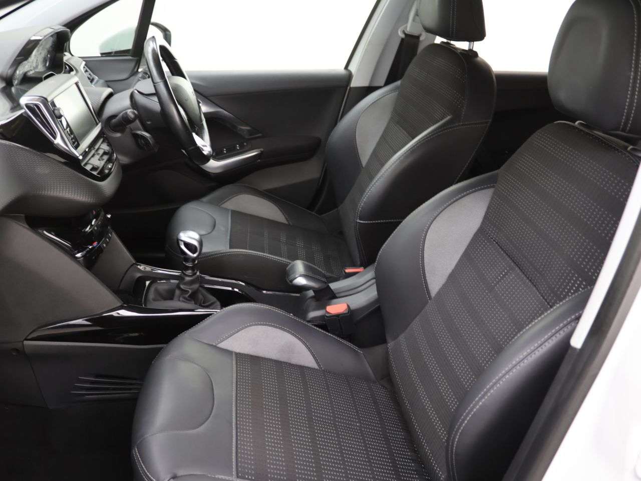 2018 PEUGEOT 2008 2018 PEUGEOT 2008