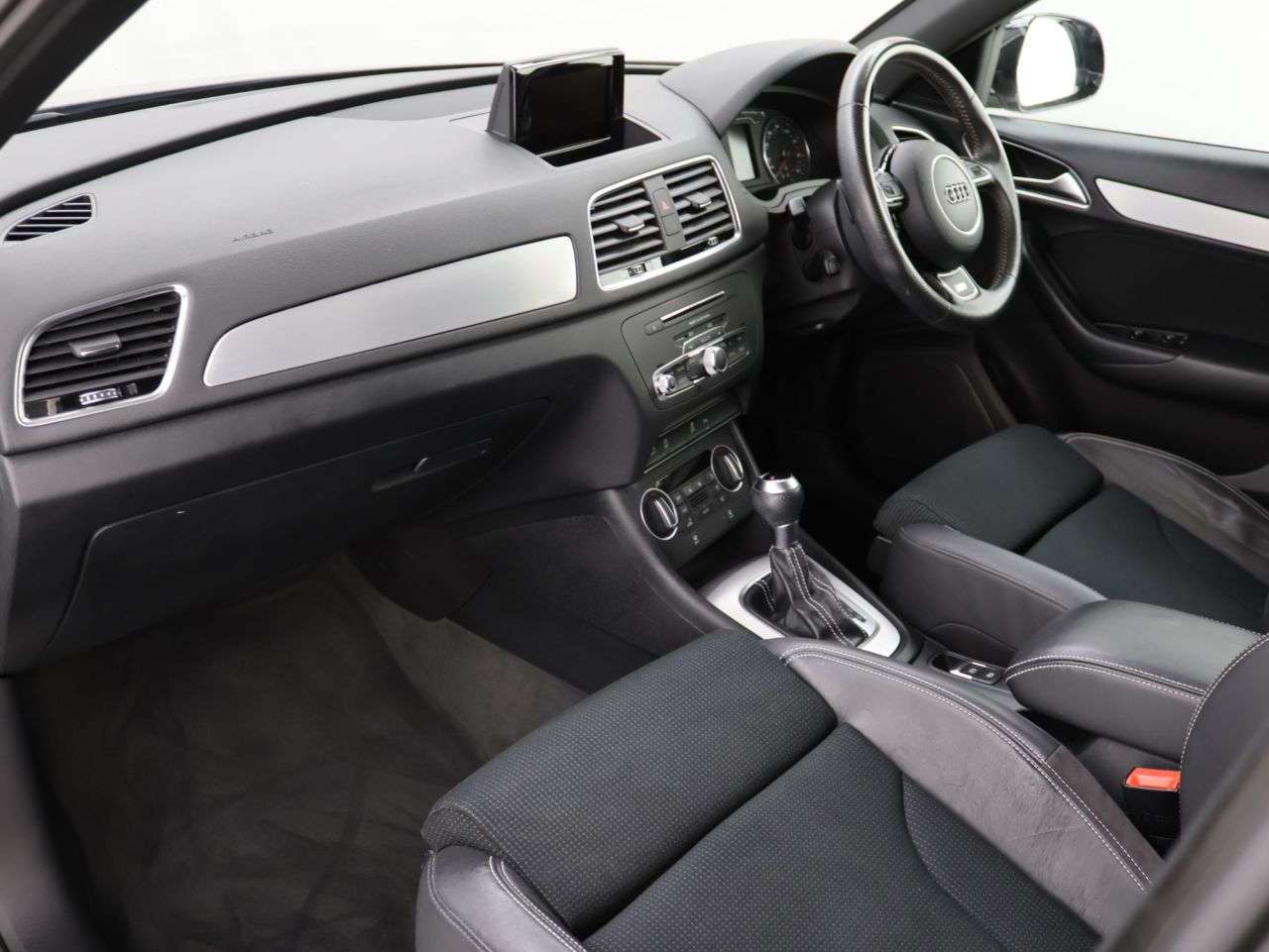 2018 AUDI Q3 2018 AUDI Q3