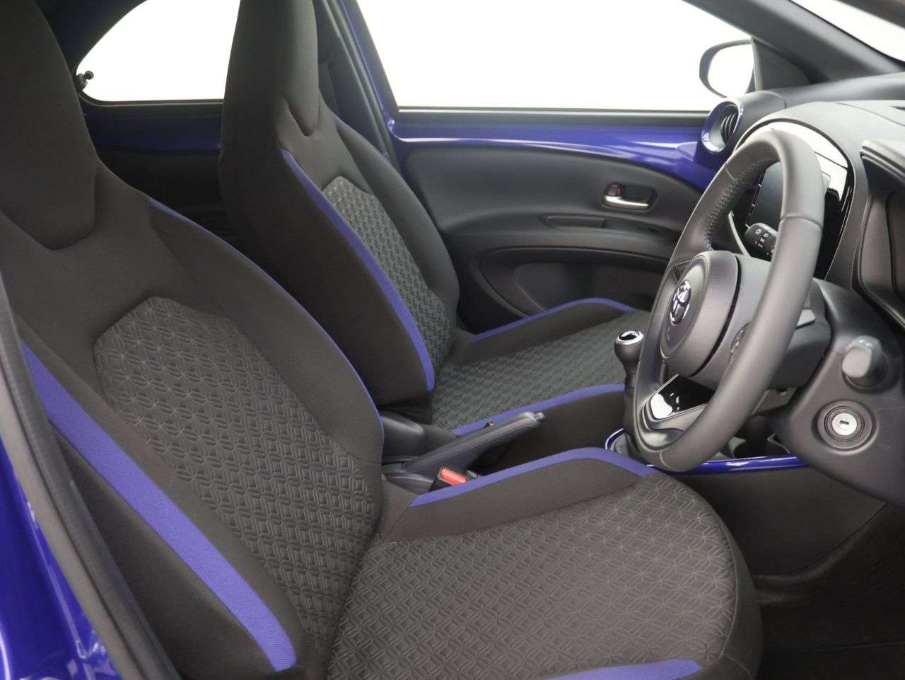 2025 TOYOTA AYGO X 2025 TOYOTA AYGO X