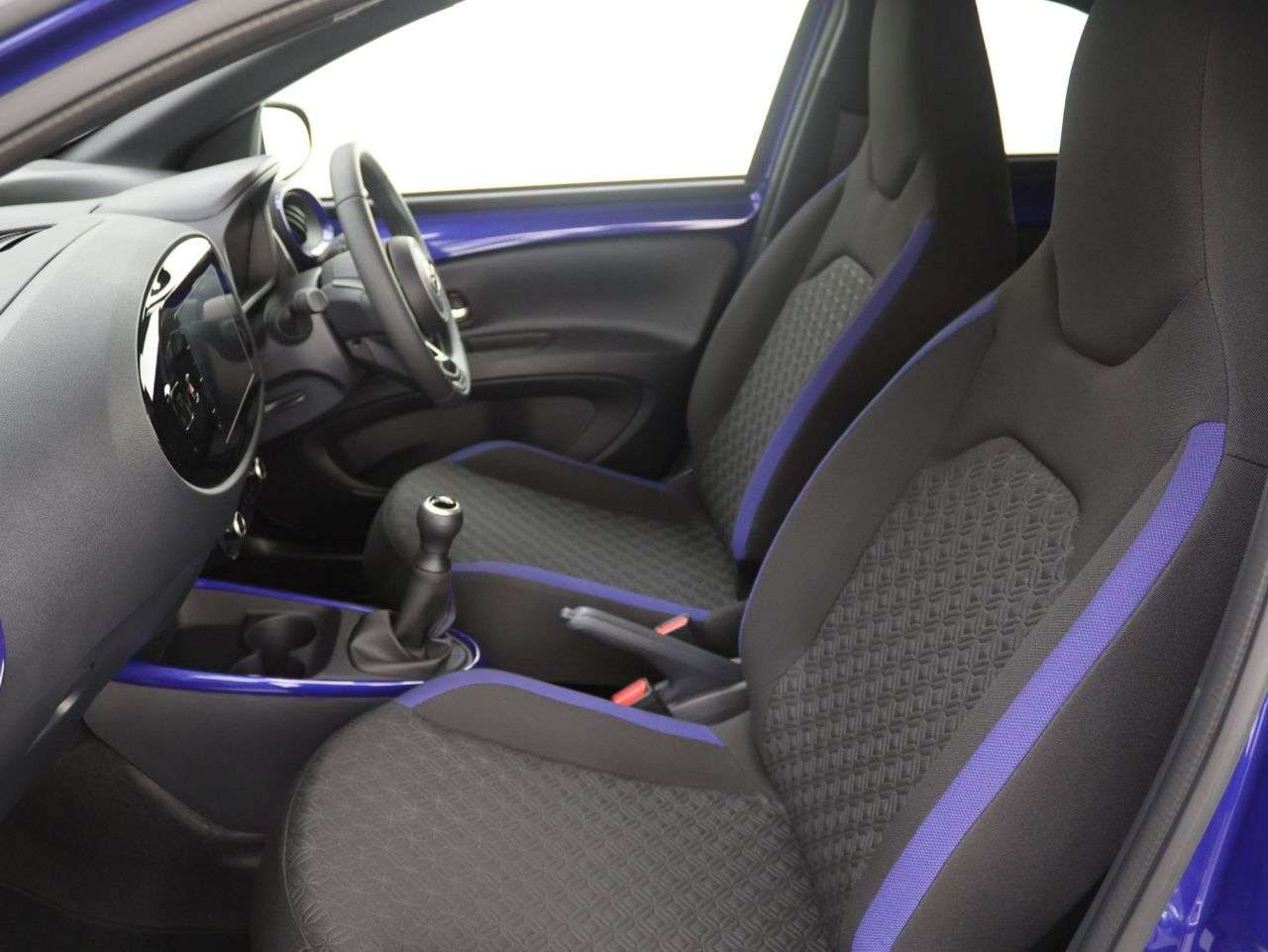 2025 TOYOTA AYGO X 2025 TOYOTA AYGO X