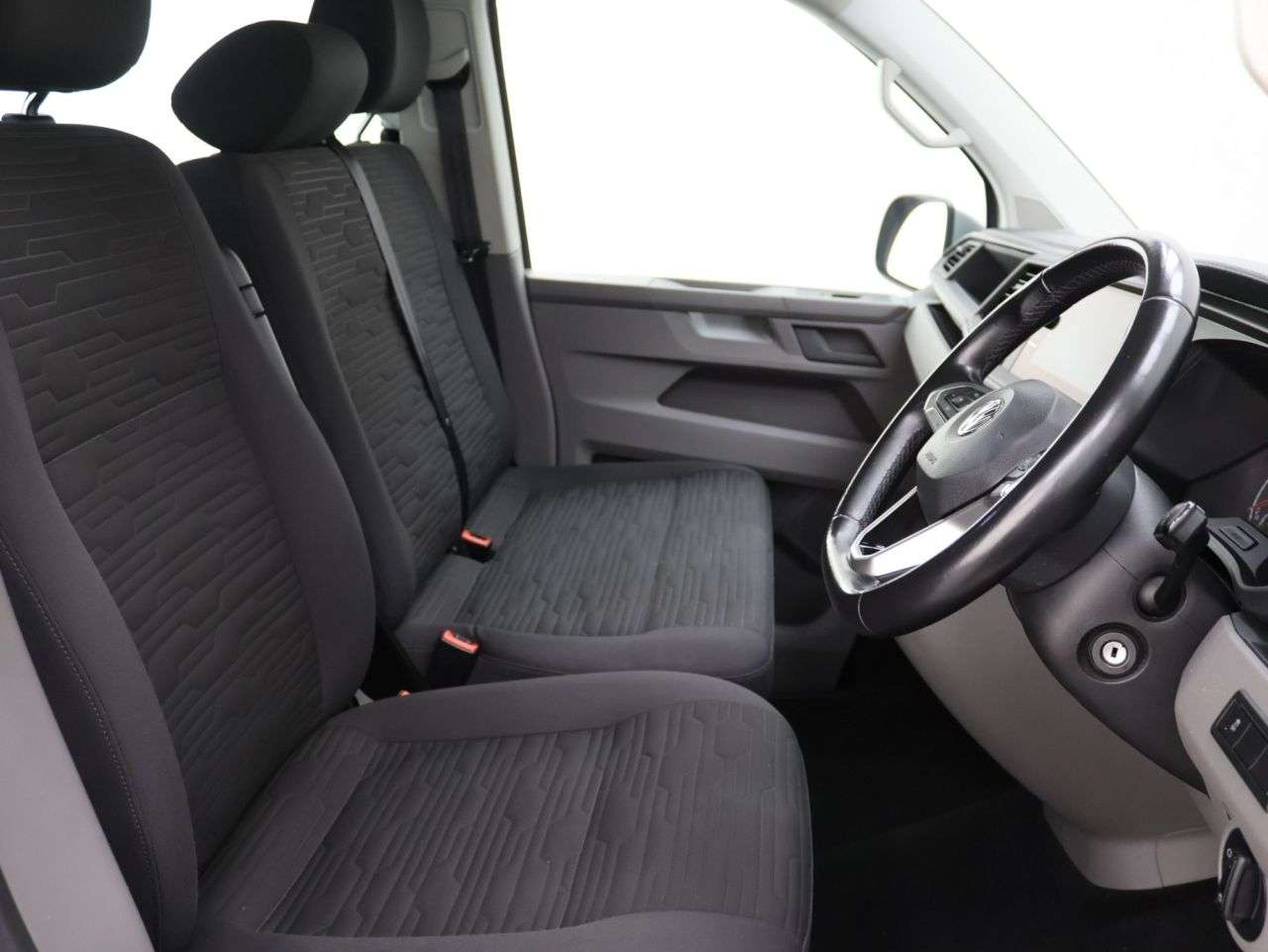 2020 VOLKSWAGEN TRANSPORTER SHUTTLE 2020 VOLKSWAGEN TRANSPORTER SHUTTLE