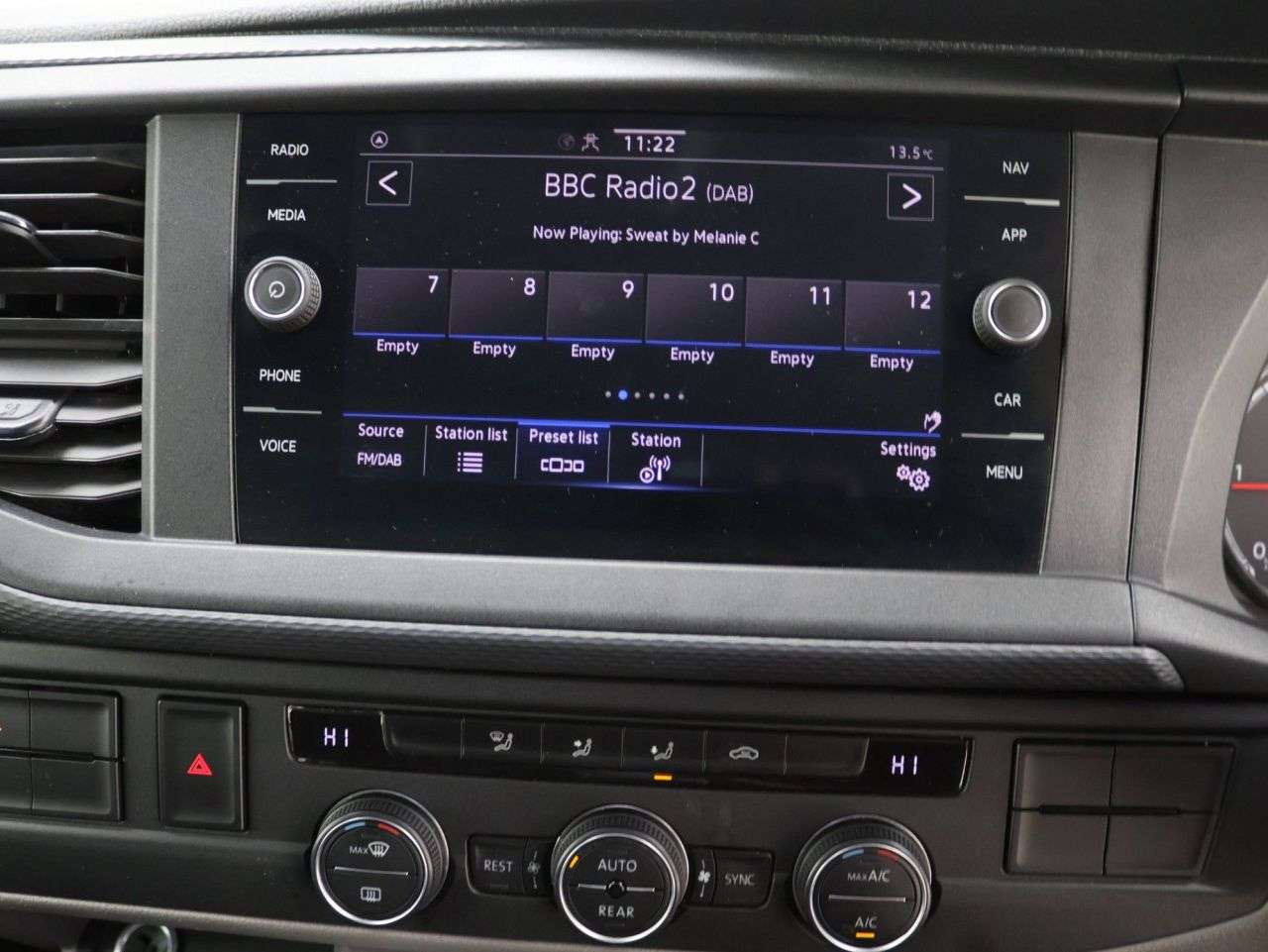 2020 VOLKSWAGEN TRANSPORTER SHUTTLE 2020 VOLKSWAGEN TRANSPORTER SHUTTLE