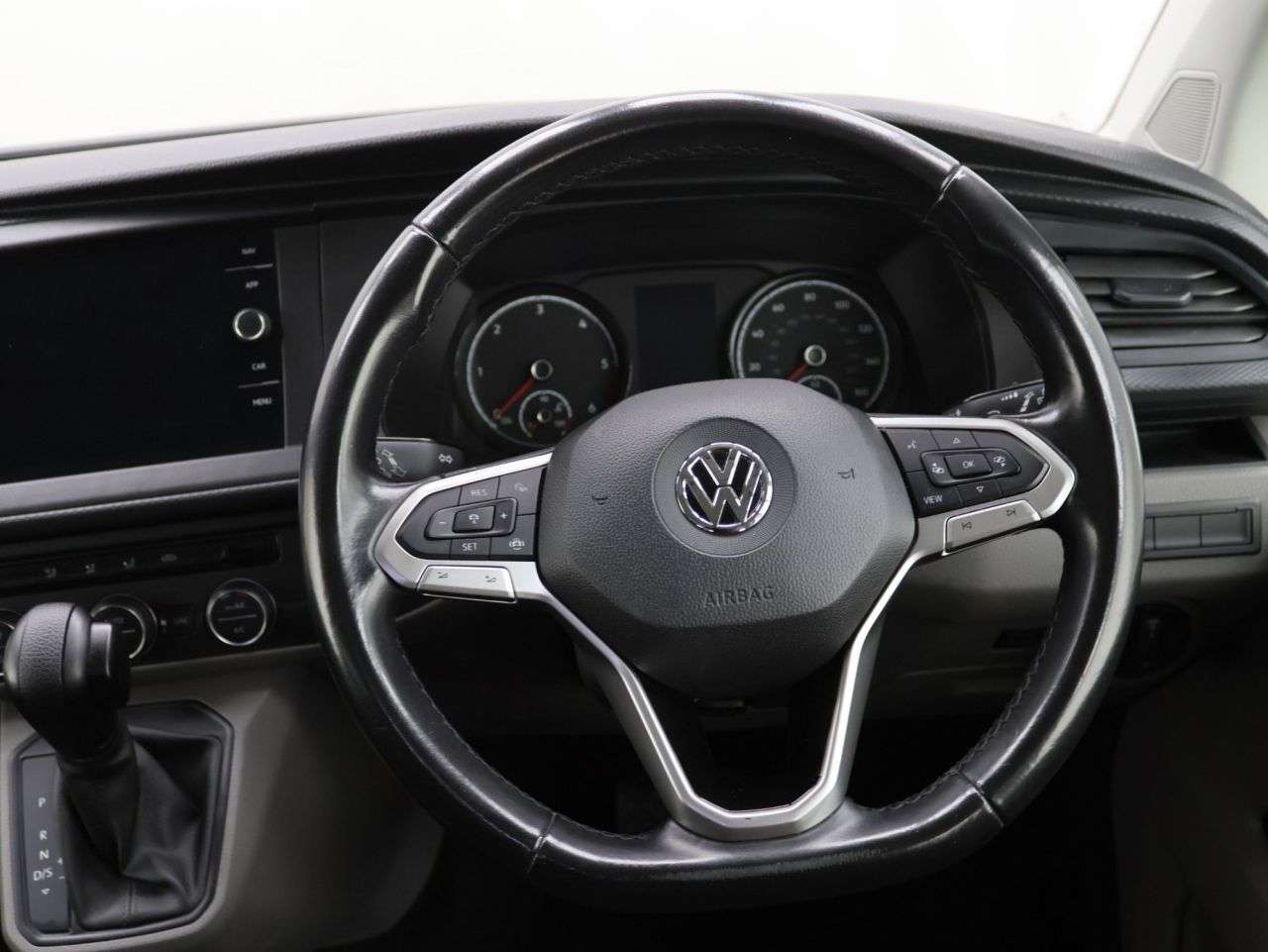 2020 VOLKSWAGEN TRANSPORTER SHUTTLE 2020 VOLKSWAGEN TRANSPORTER SHUTTLE