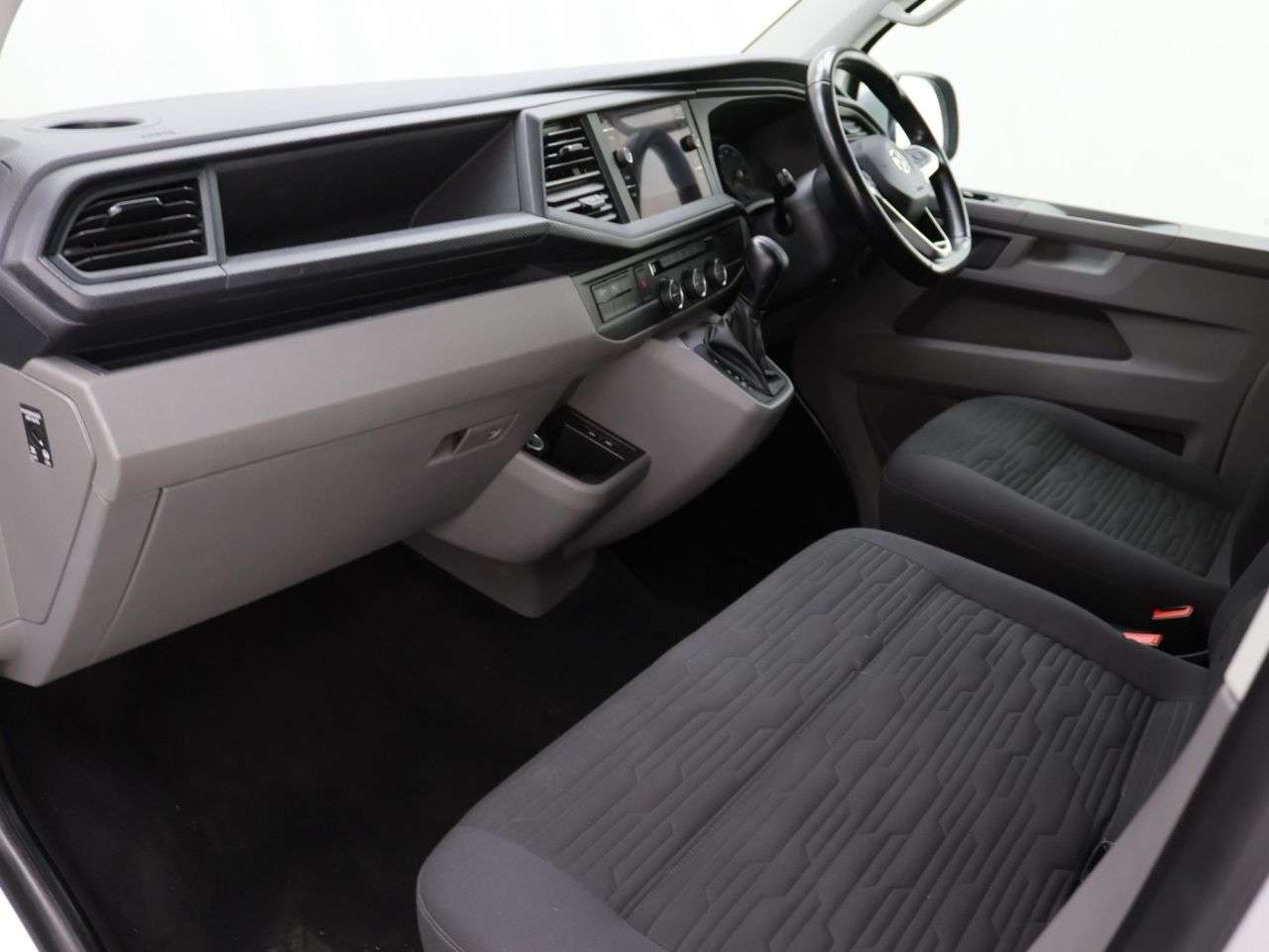 2020 VOLKSWAGEN TRANSPORTER SHUTTLE 2020 VOLKSWAGEN TRANSPORTER SHUTTLE