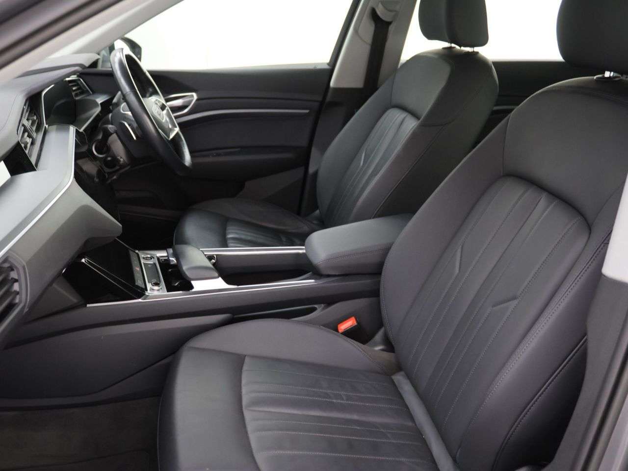 2021 AUDI E-TRON 2021 AUDI E-TRON