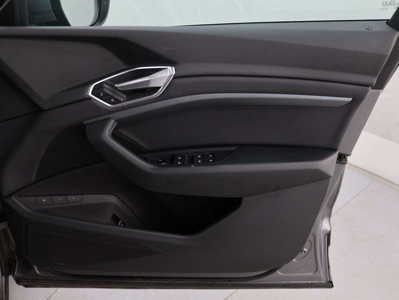 2021 AUDI E-TRON 2021 AUDI E-TRON