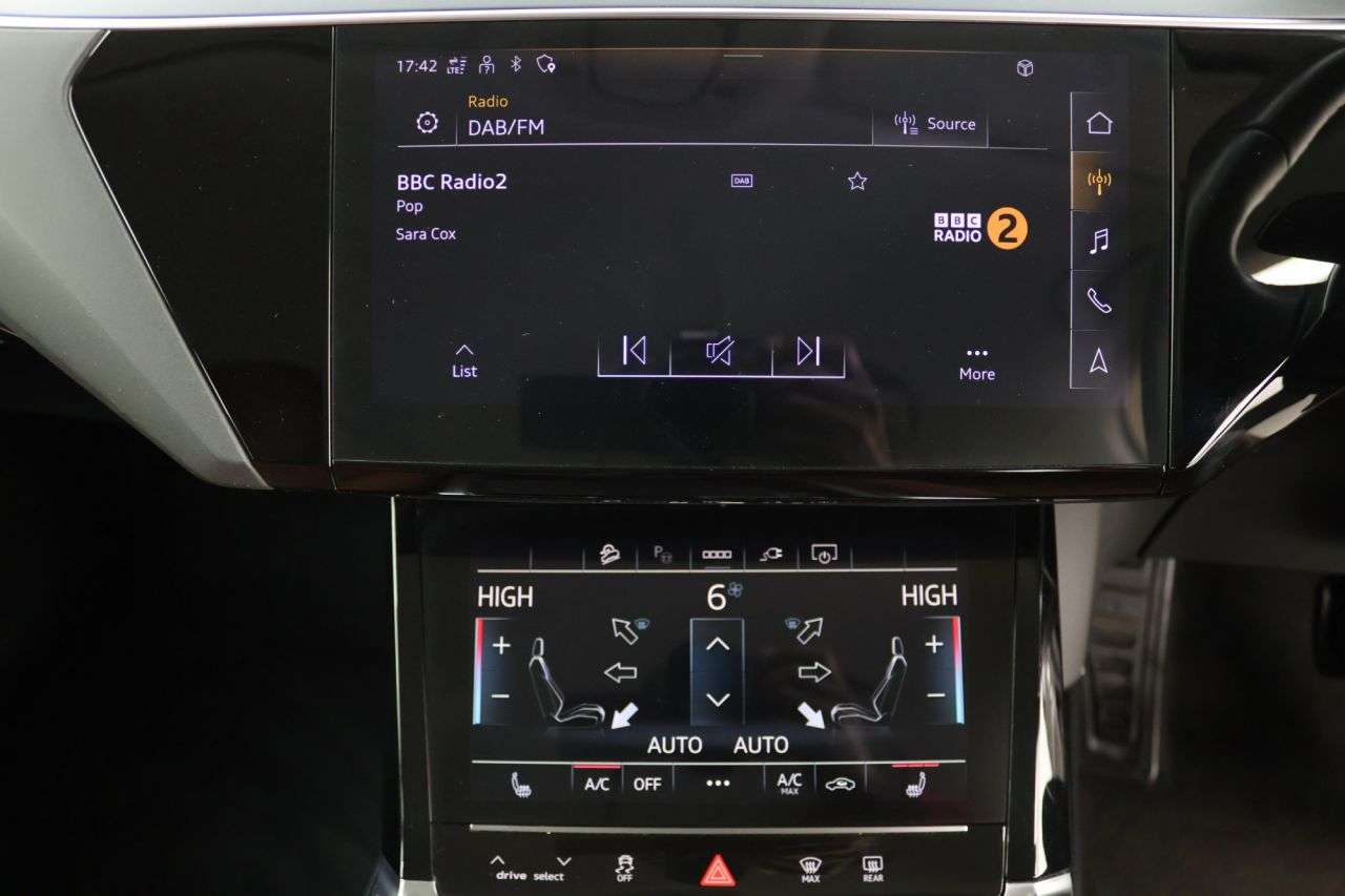 2022 AUDI E-TRON 2022 AUDI E-TRON