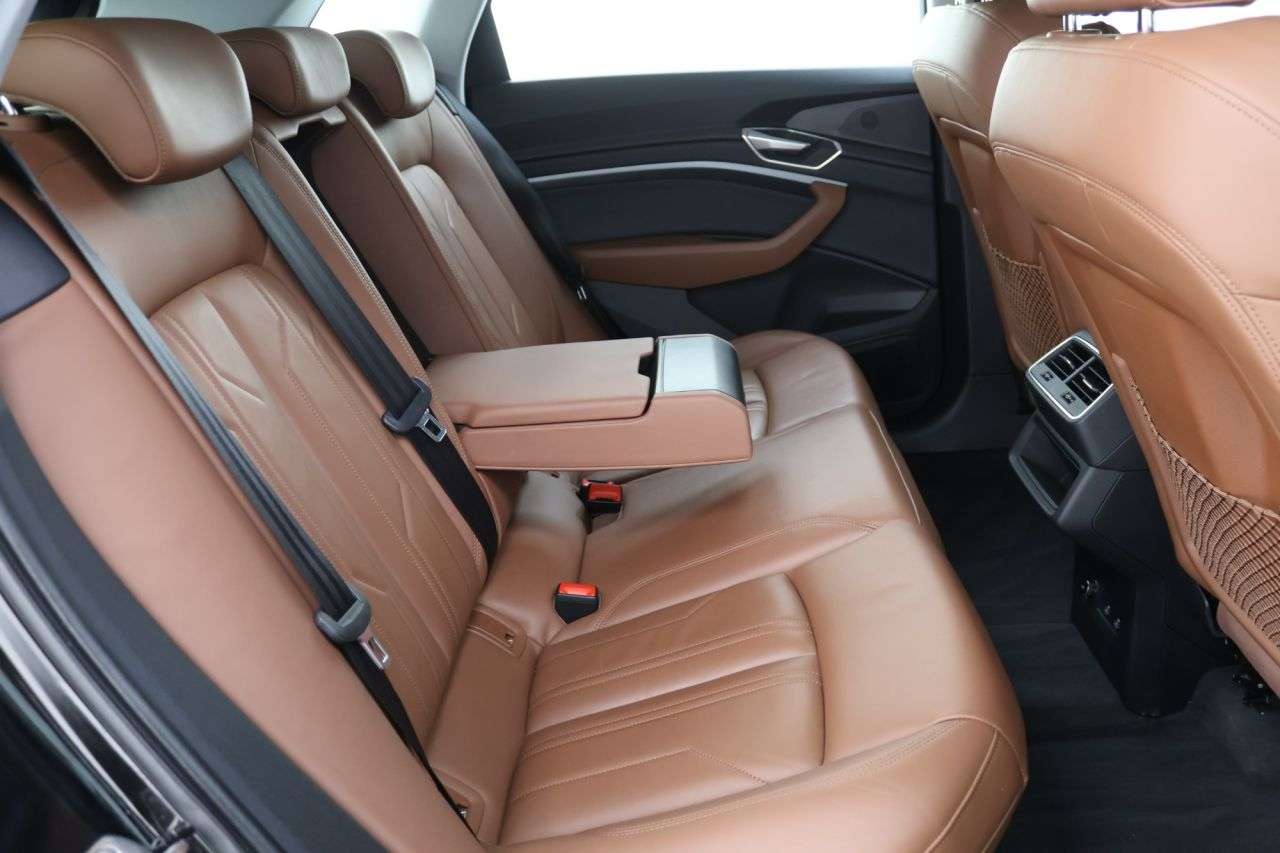 2022 AUDI E-TRON 2022 AUDI E-TRON