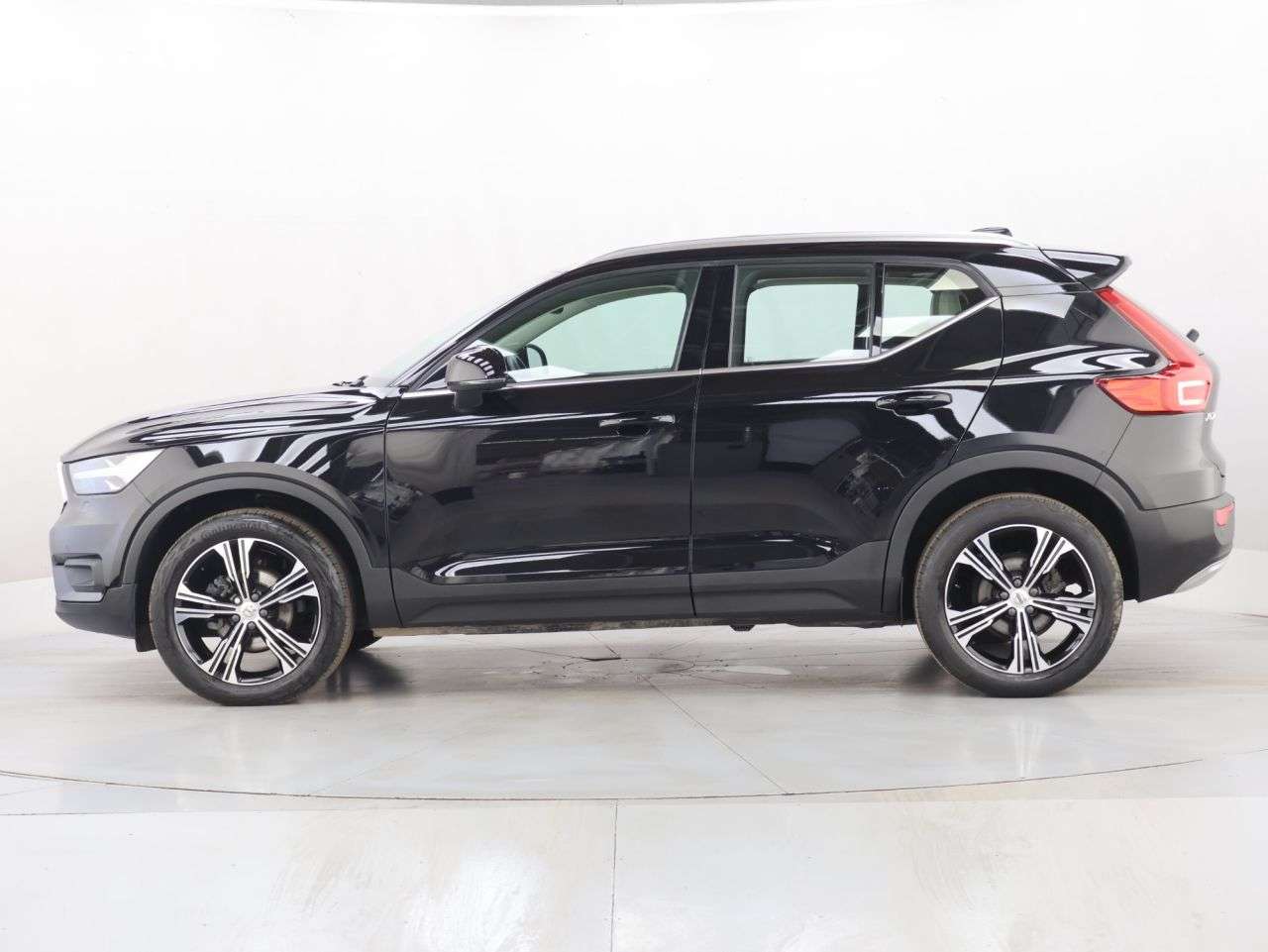2021 VOLVO XC40 2021 VOLVO XC40