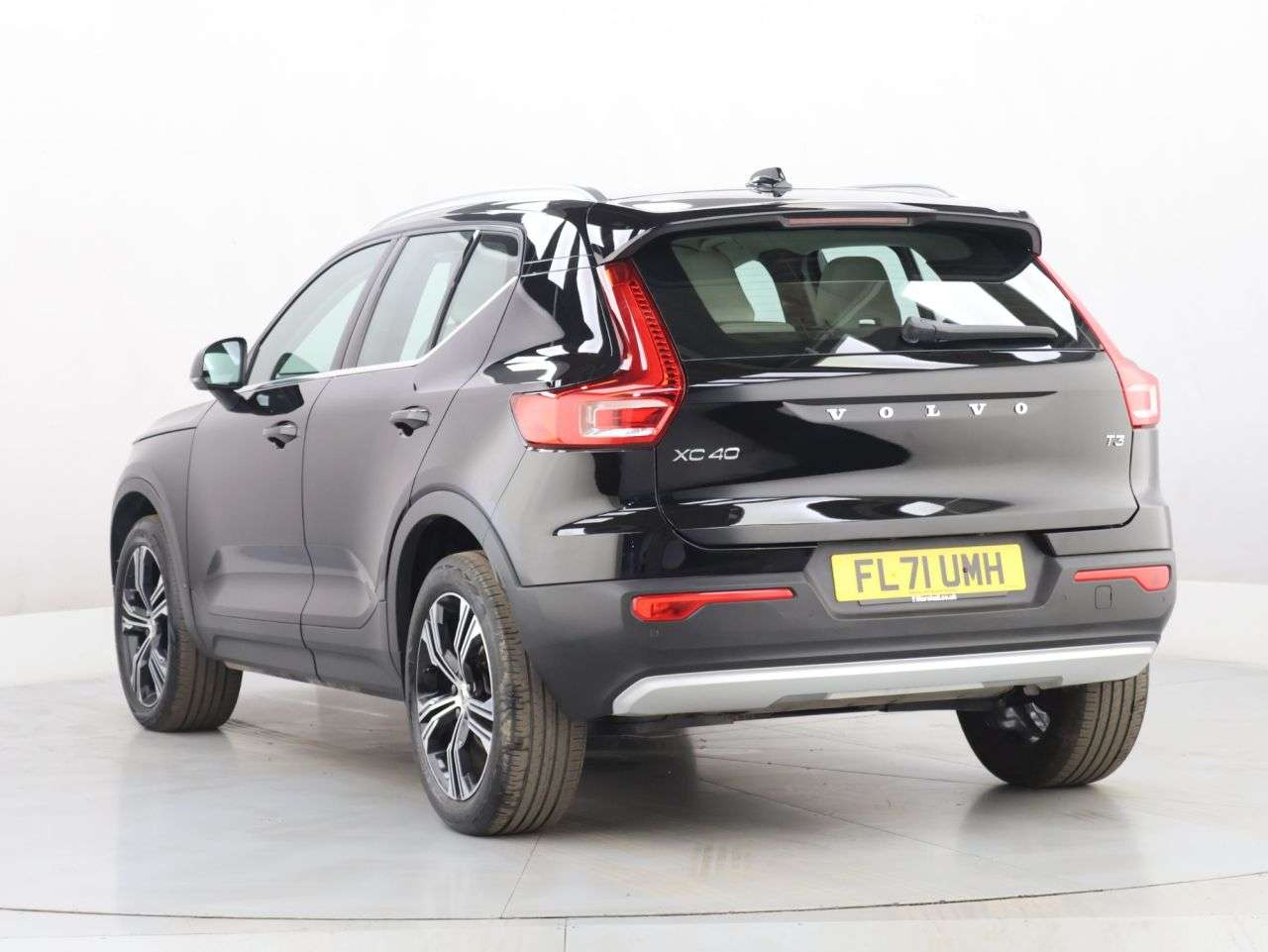 2021 VOLVO XC40 2021 VOLVO XC40