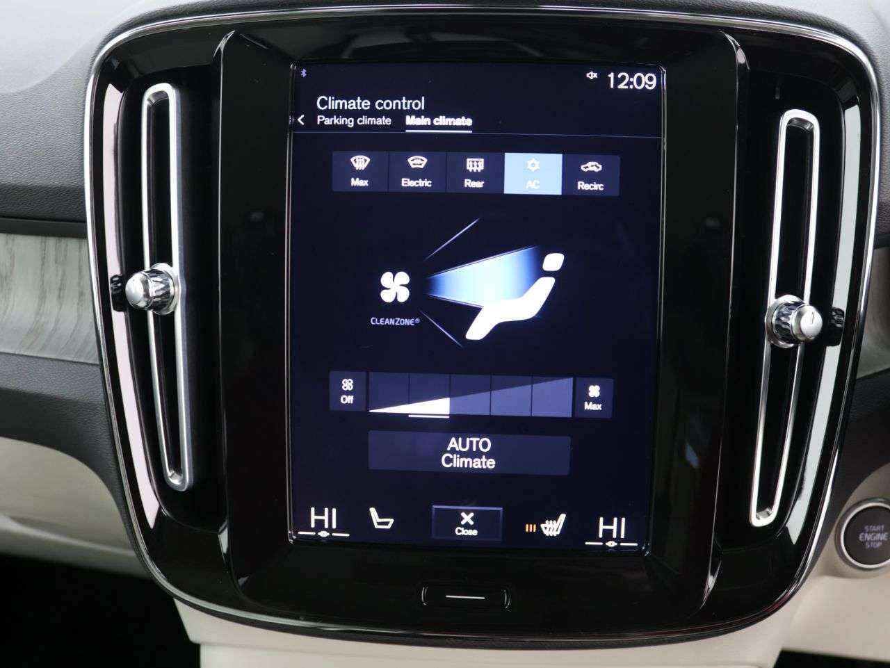 2021 VOLVO XC40 2021 VOLVO XC40