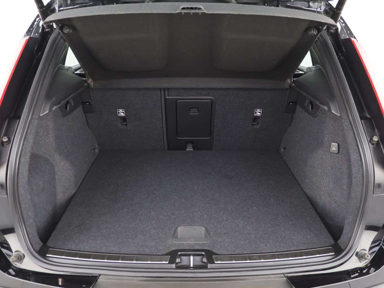 2021 VOLVO XC40 2021 VOLVO XC40