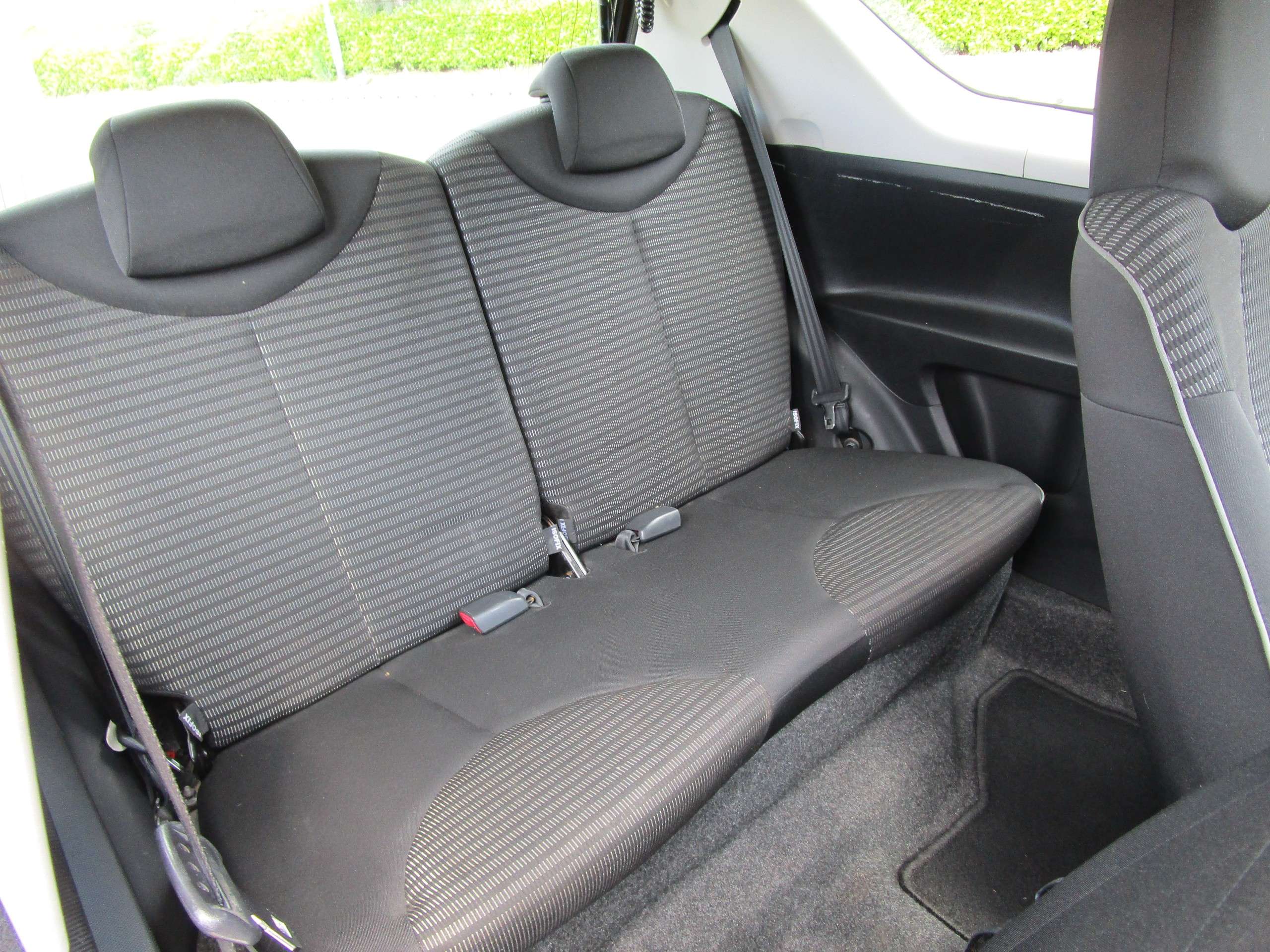 2014 PEUGEOT 107 2014 PEUGEOT 107