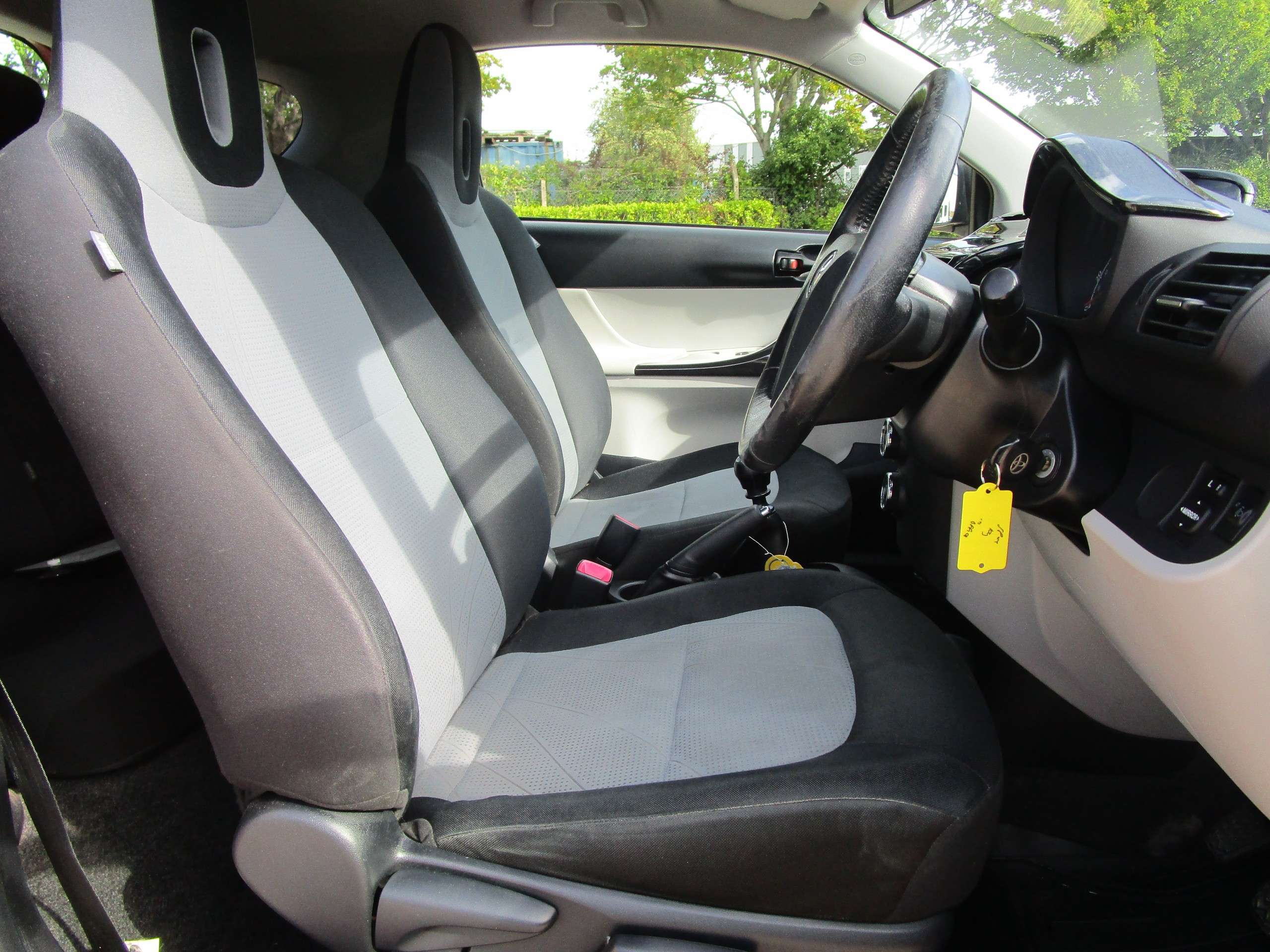 2014 TOYOTA IQ 2014 TOYOTA IQ