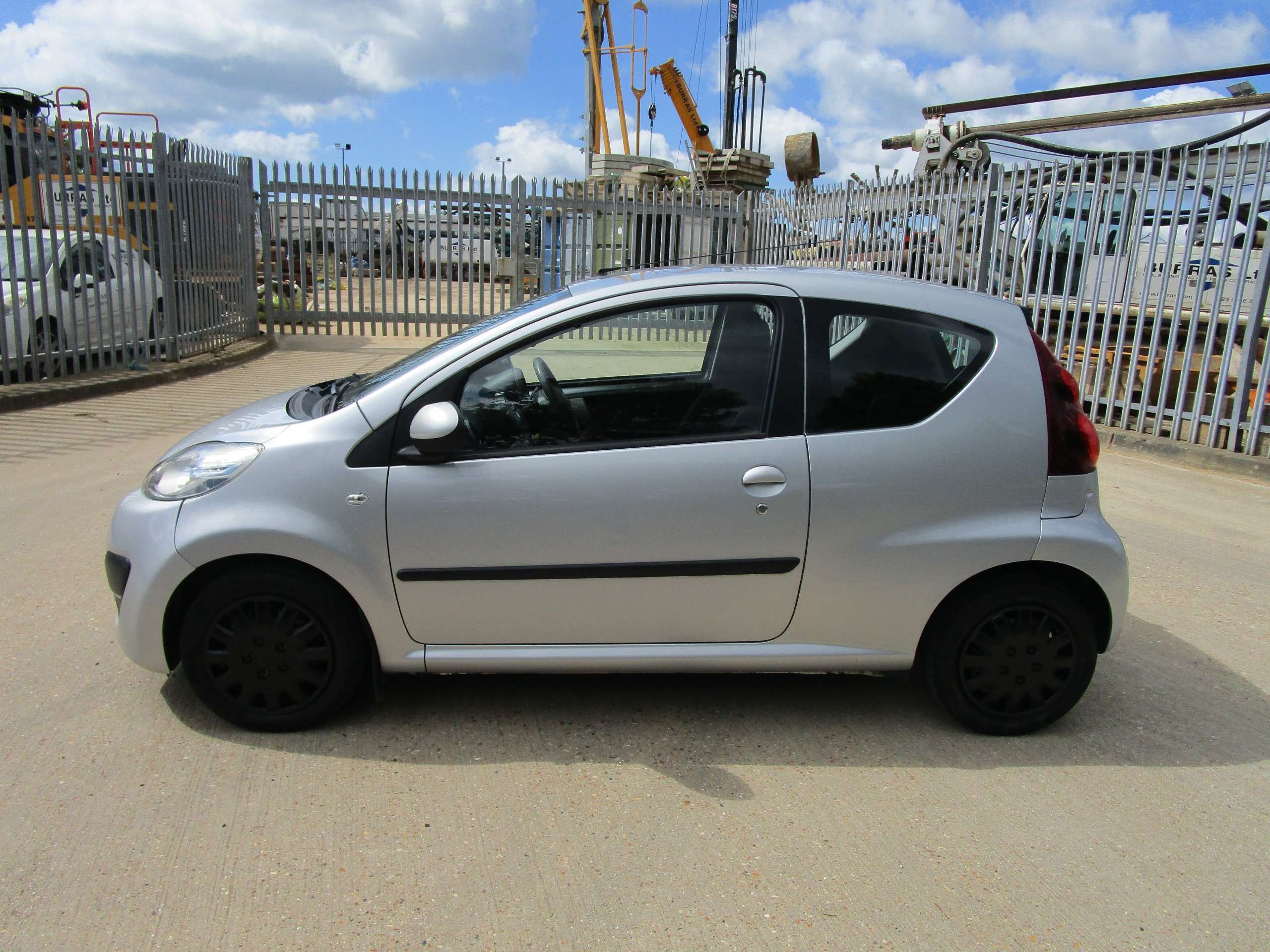 2014 PEUGEOT 107 2014 PEUGEOT 107