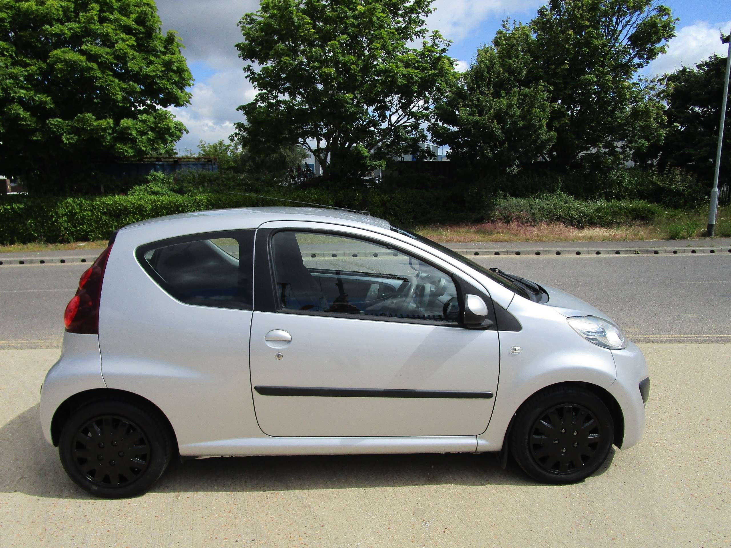 2014 PEUGEOT 107 2014 PEUGEOT 107