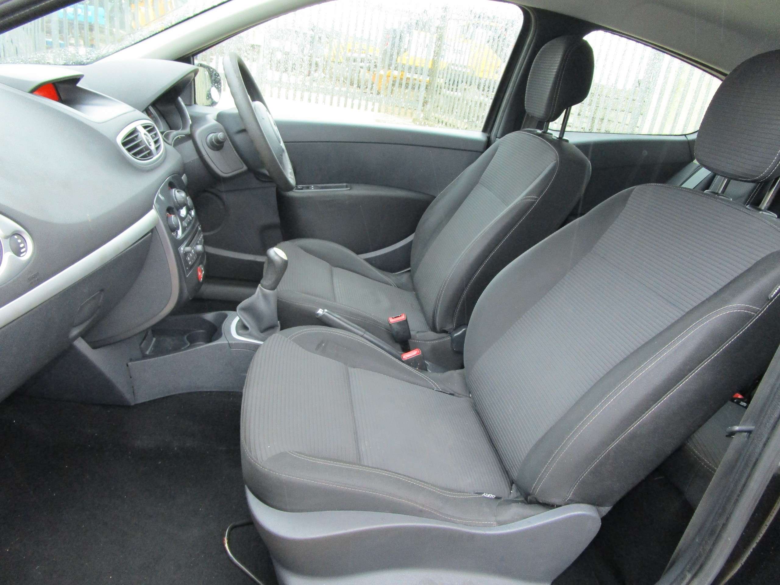 2012 RENAULT CLIO 2012 RENAULT CLIO