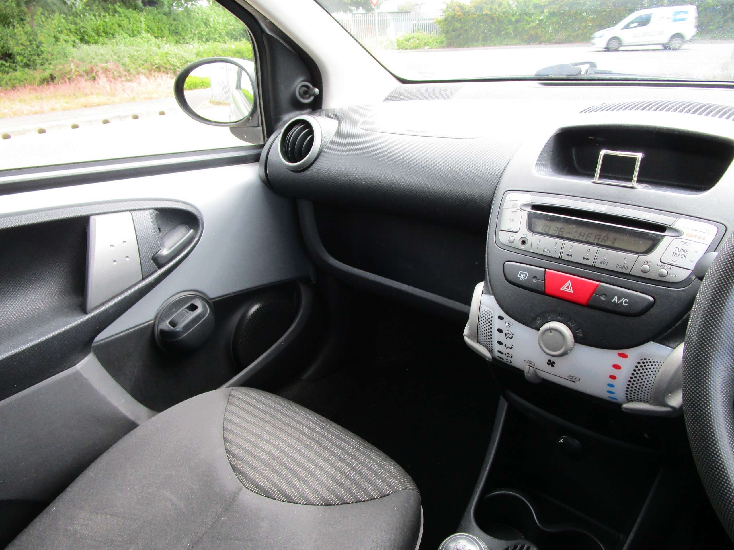 2014 PEUGEOT 107 2014 PEUGEOT 107