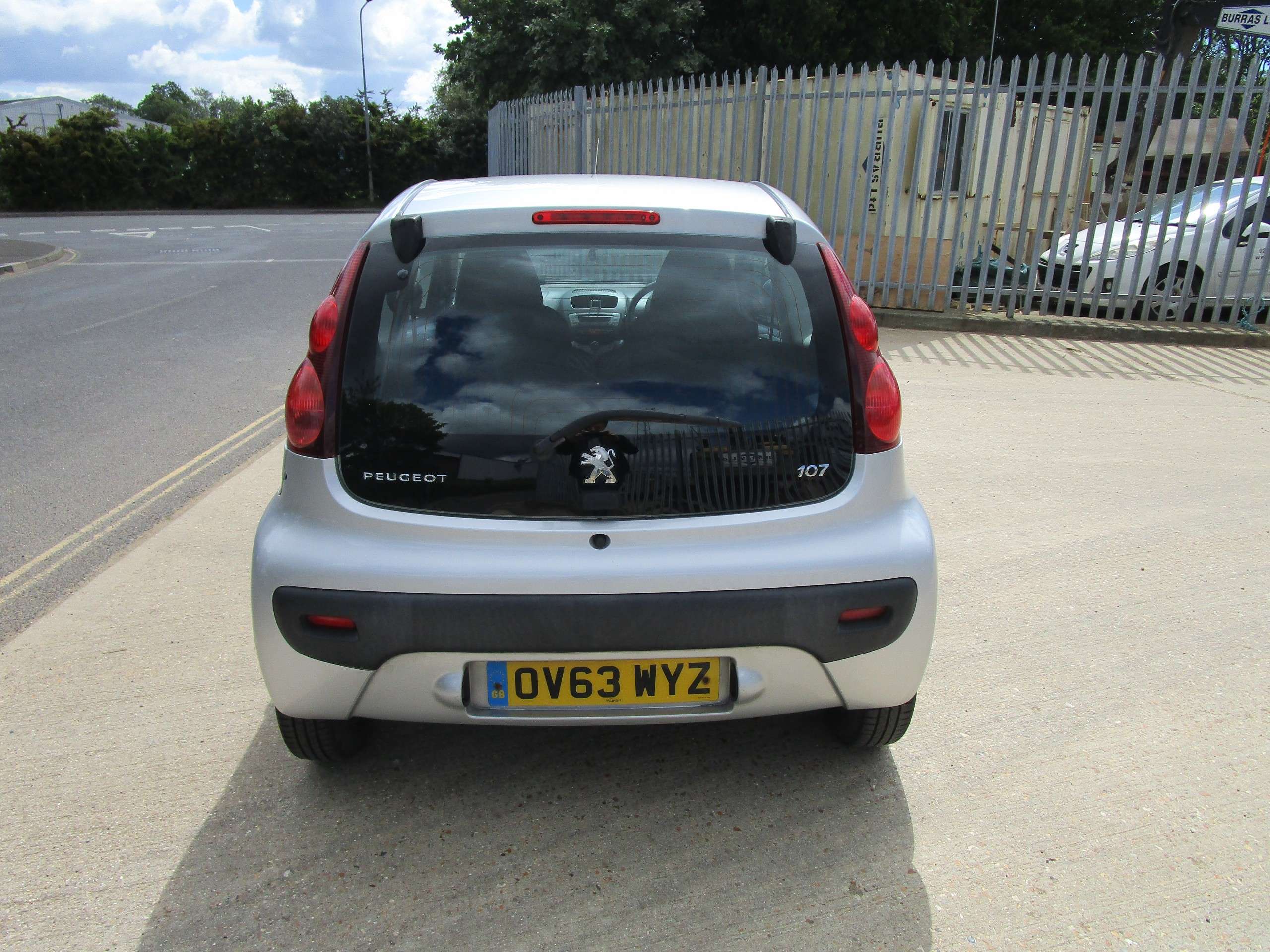 2014 PEUGEOT 107 2014 PEUGEOT 107