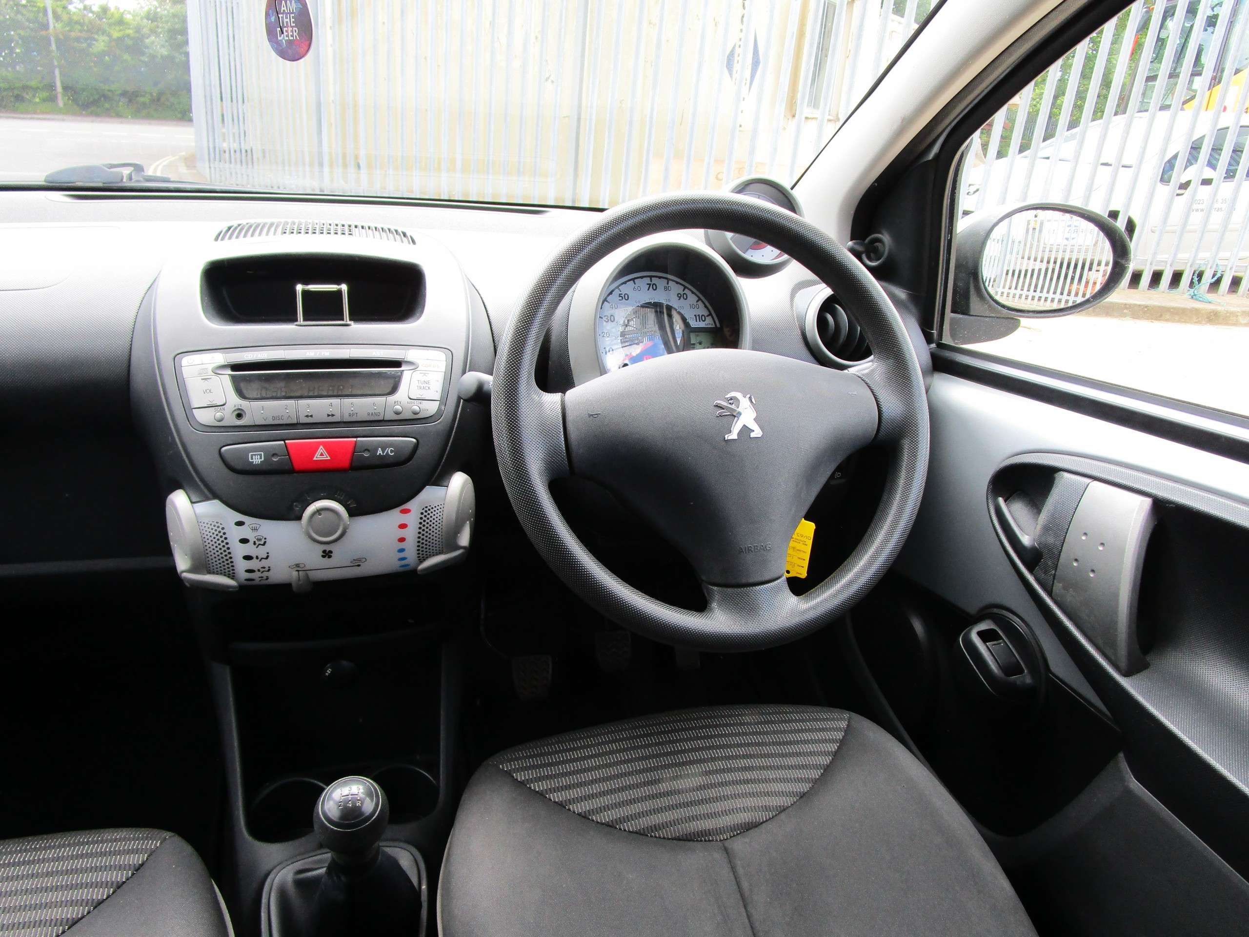 2014 PEUGEOT 107 2014 PEUGEOT 107